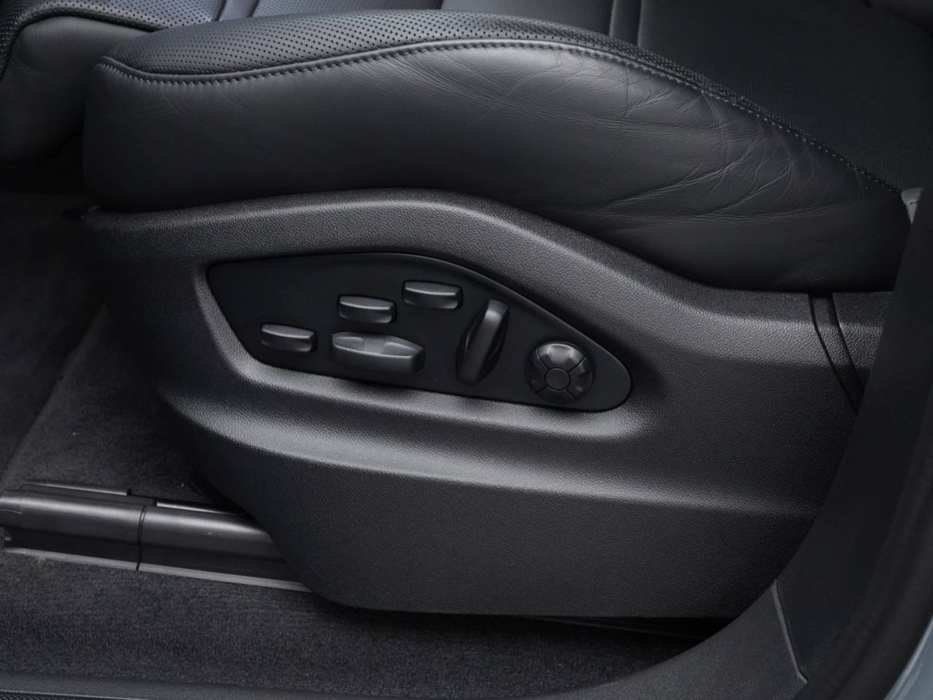 PORSCHE Cayenne Turbo GT-image-21