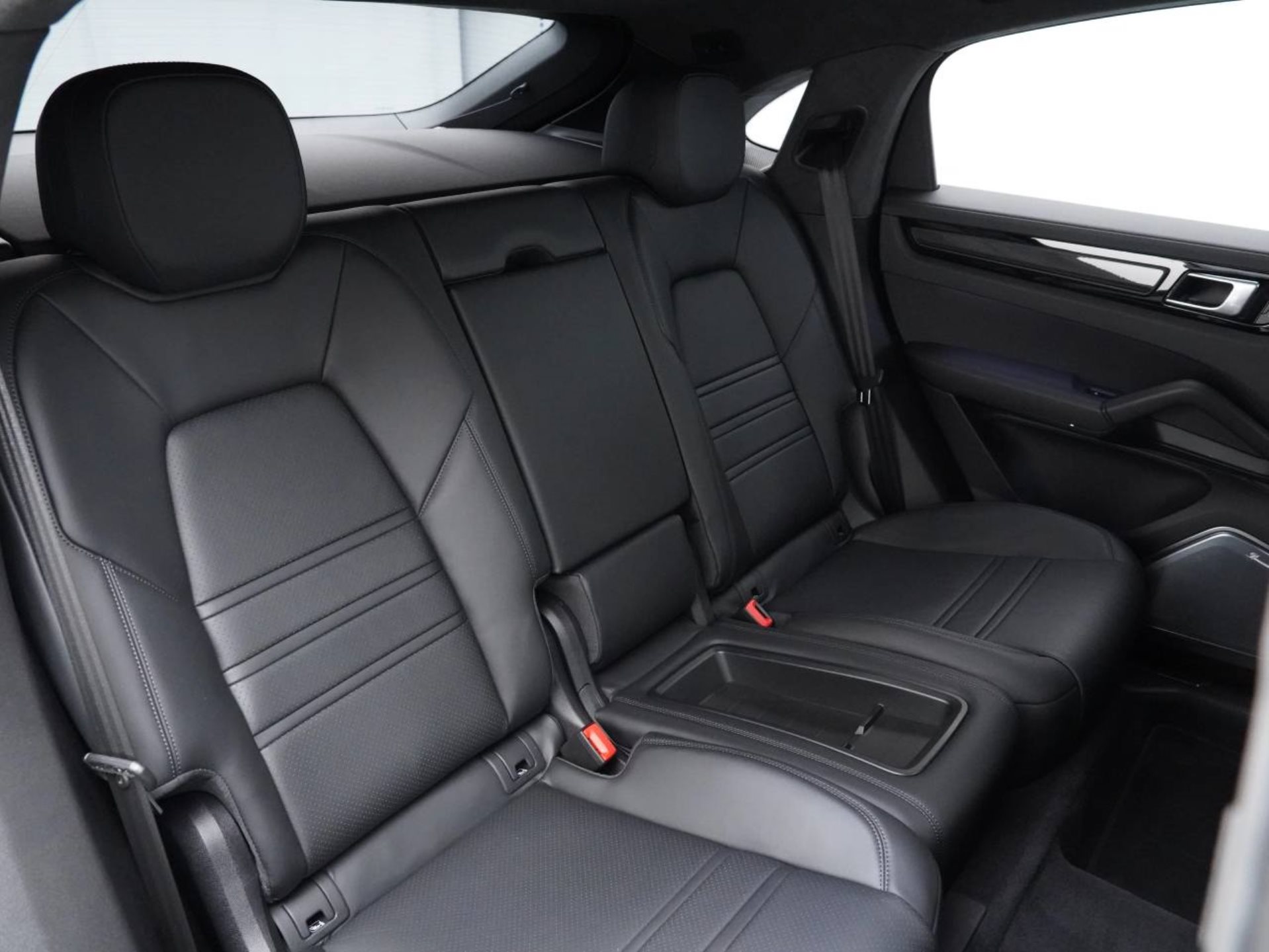 PORSCHE Cayenne Turbo GT-image-29