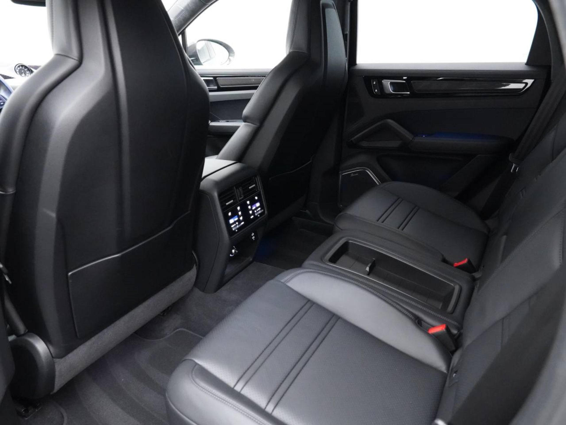 PORSCHE Cayenne Turbo GT-image-27