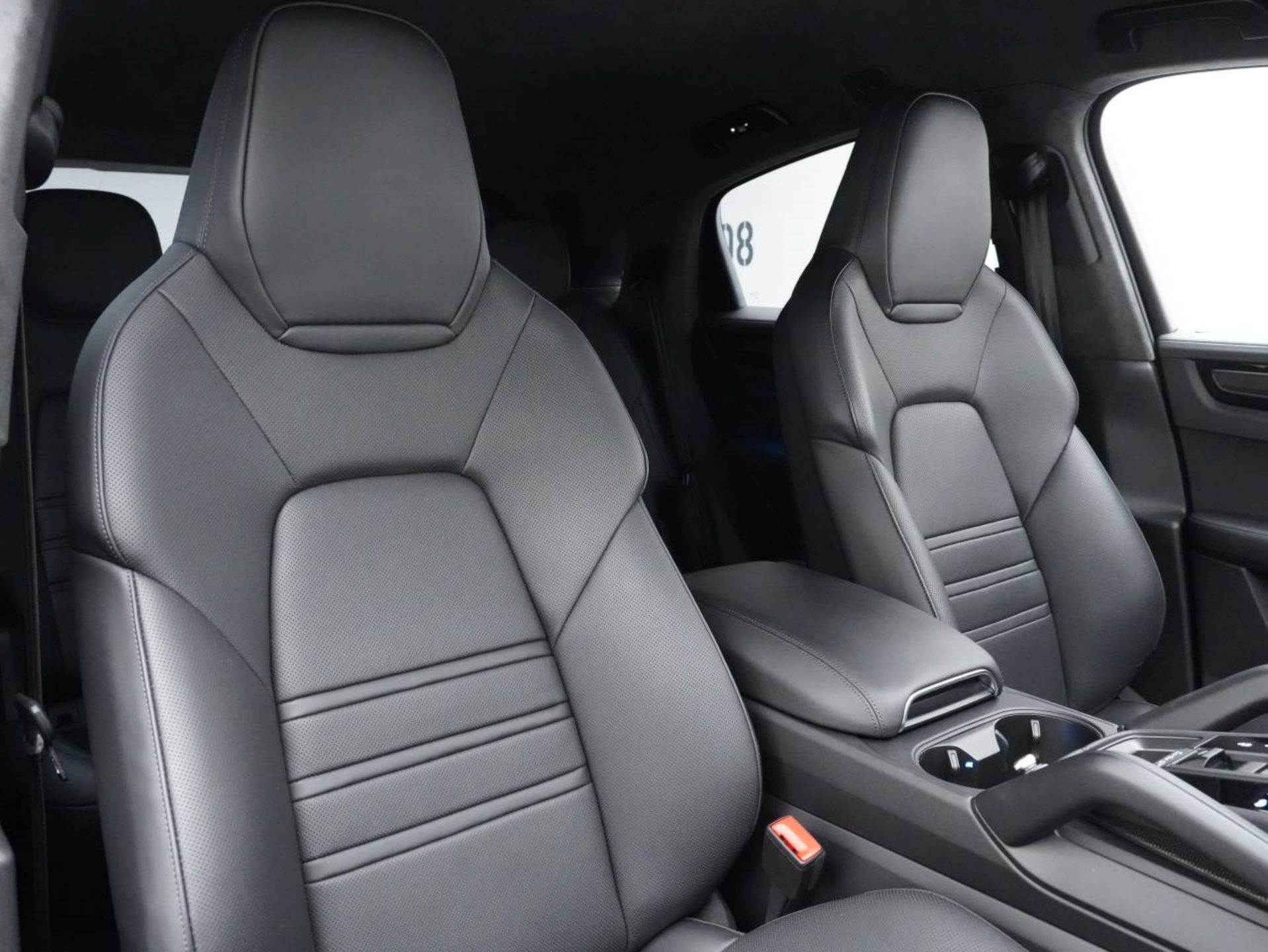 PORSCHE Cayenne Turbo GT-image-25