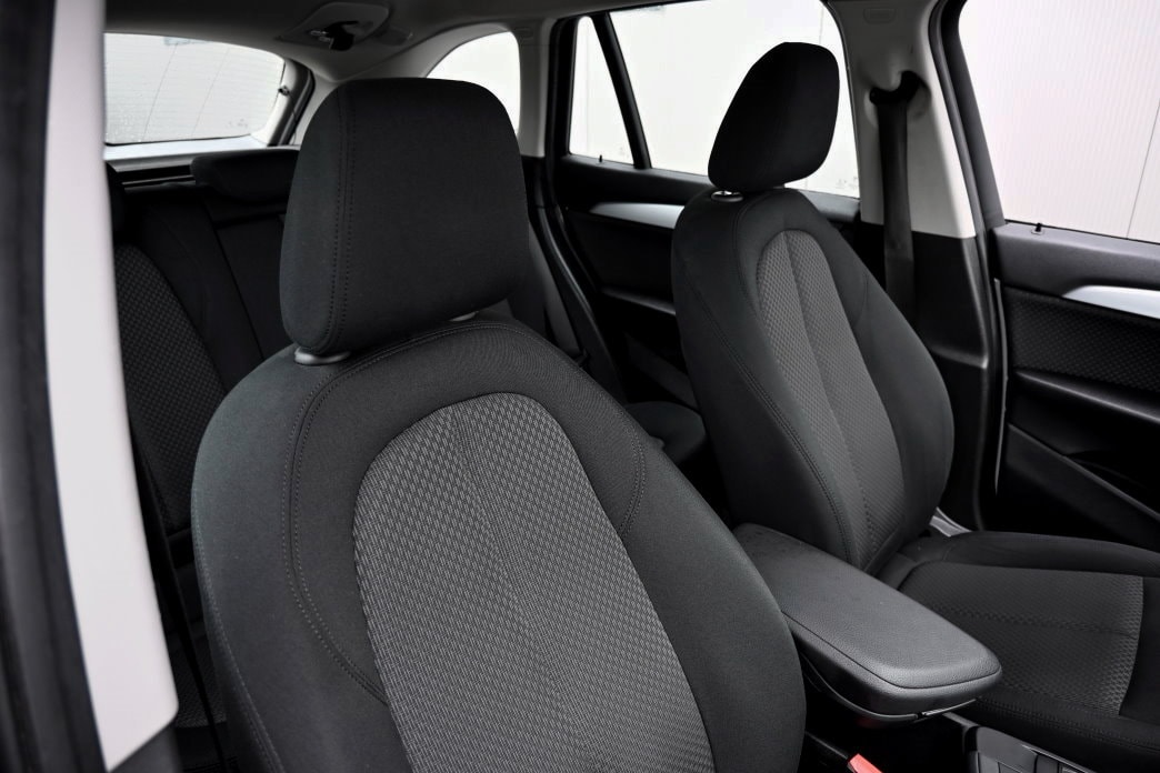 BMW X1 xDrive 18d Essential Edition Steptronic-image-5