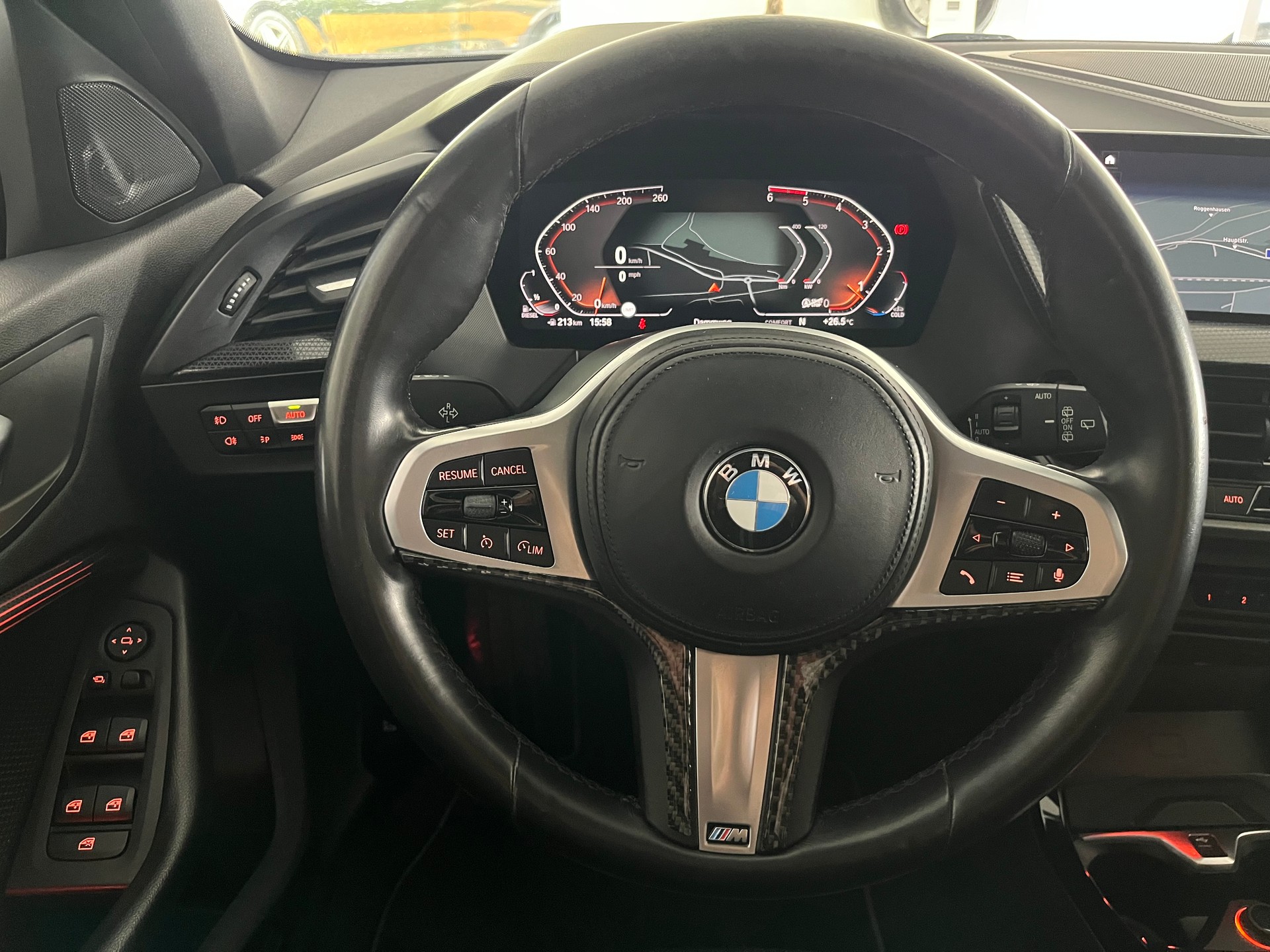 BMW 118d Sport Line-image-9