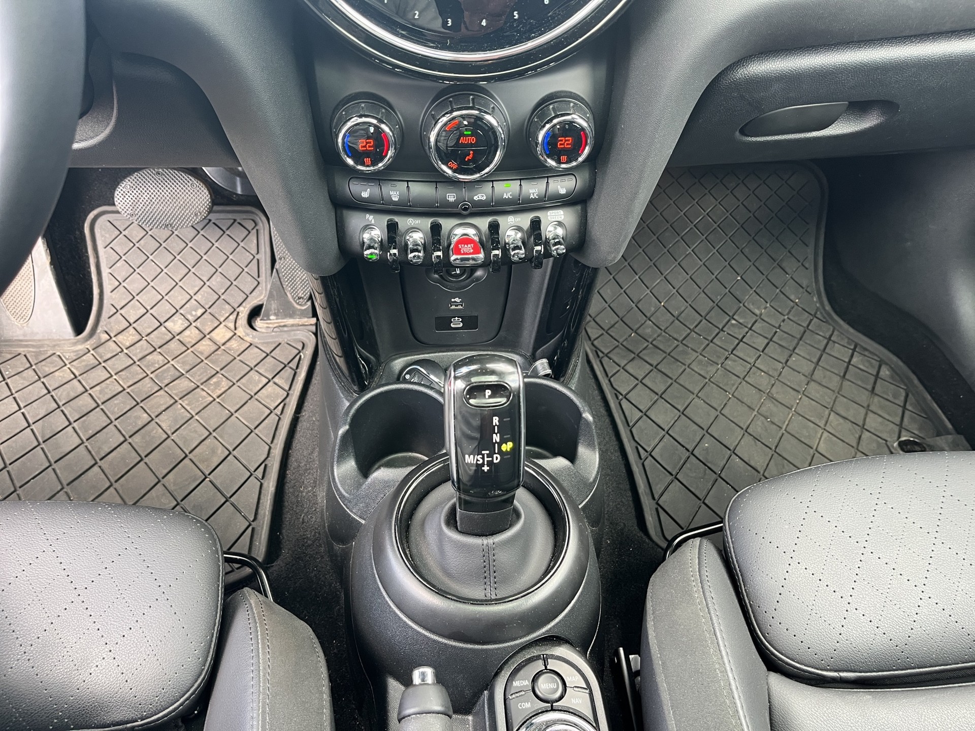MINI Cooper S Steptronic DKG-image-8