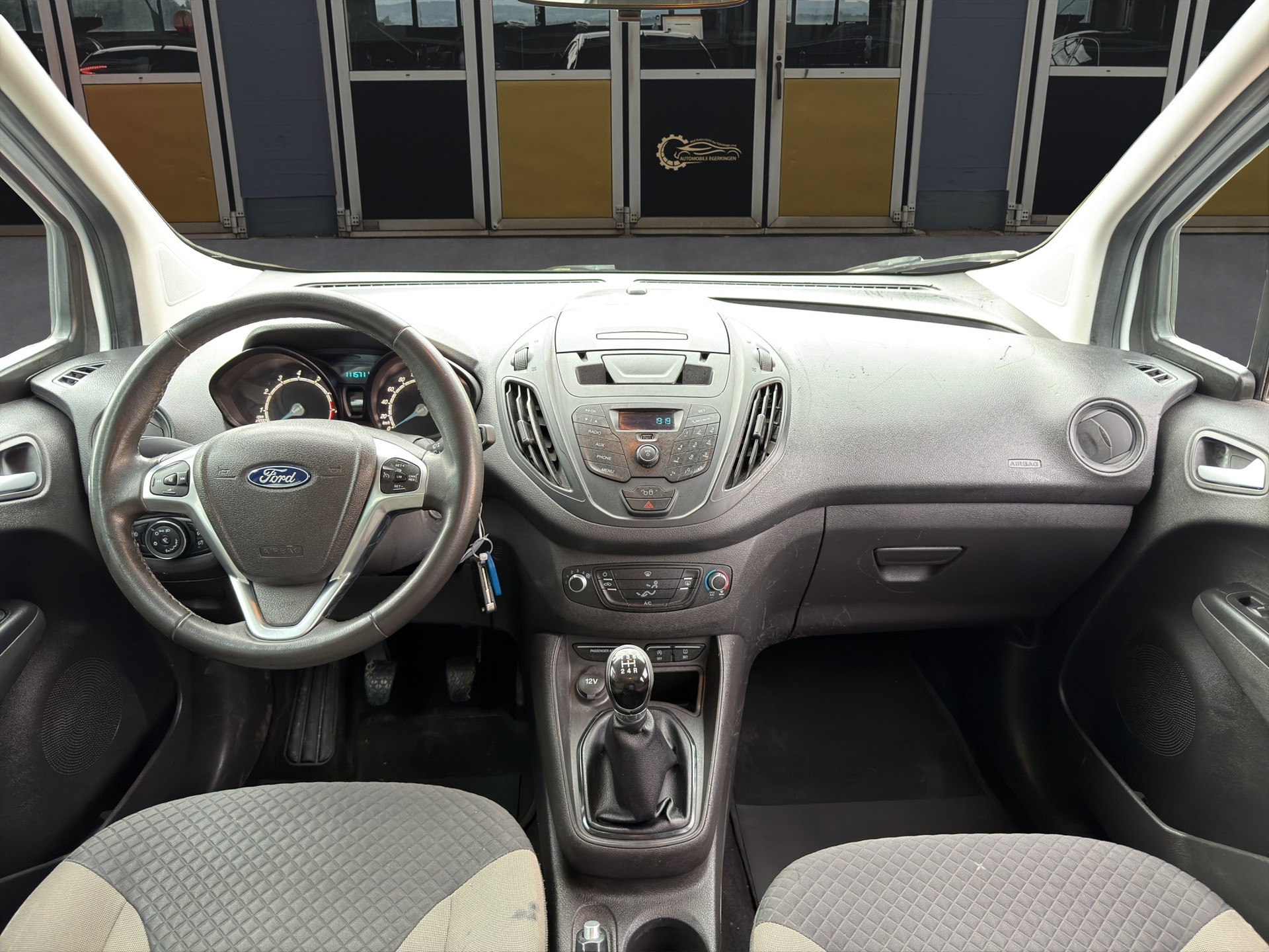 FORD Tourneo Courier 1.0 SCTi Trend-image-10