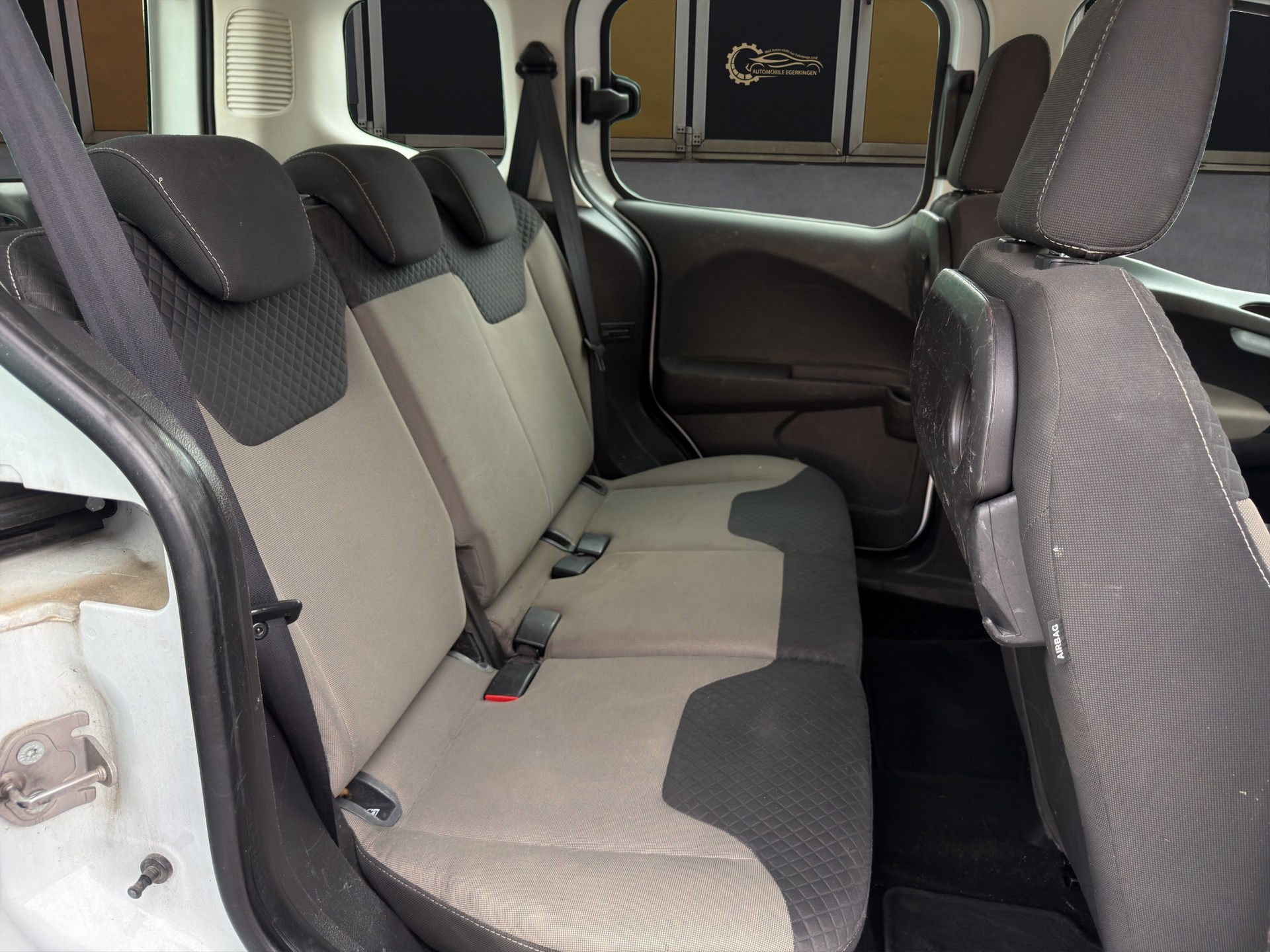 FORD Tourneo Courier 1.0 SCTi Trend-image-12