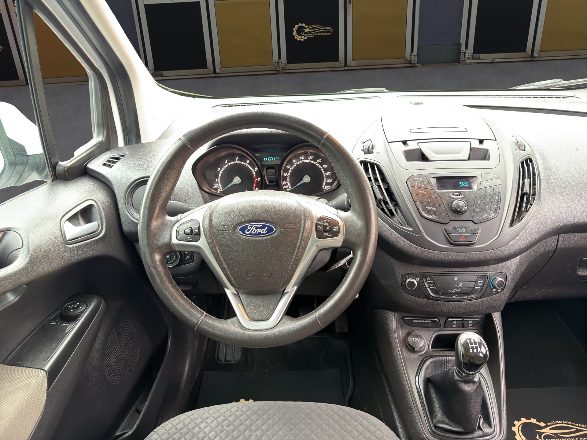 FORD Tourneo Courier 1.0 SCTi Trend-image-11