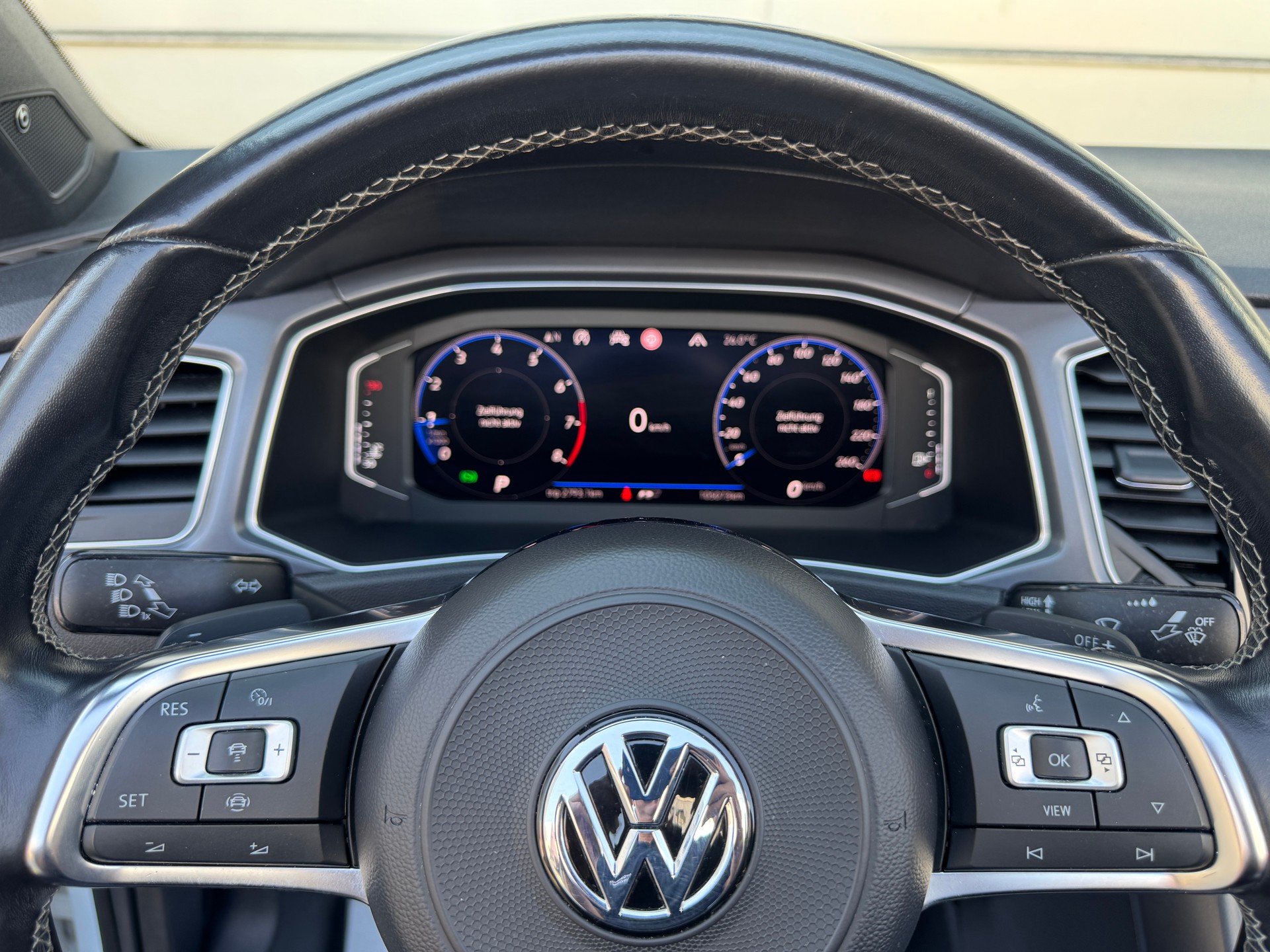 VW T-Roc Cabriolet 1.5 TSI EVO R-Line DSG-image-11