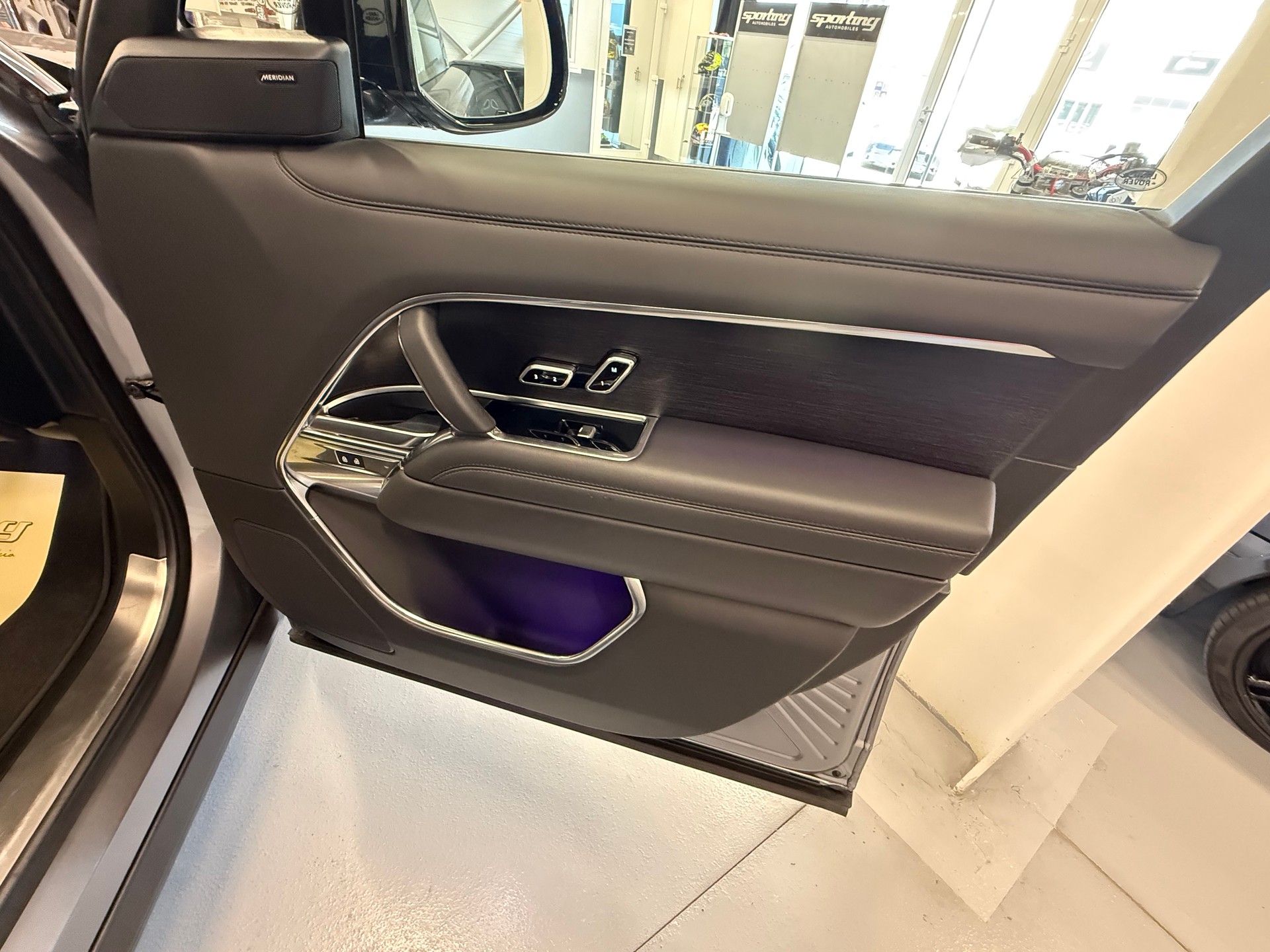 LAND ROVER Range Rover P510e Si6 PHEV HSE Automatic-image-25
