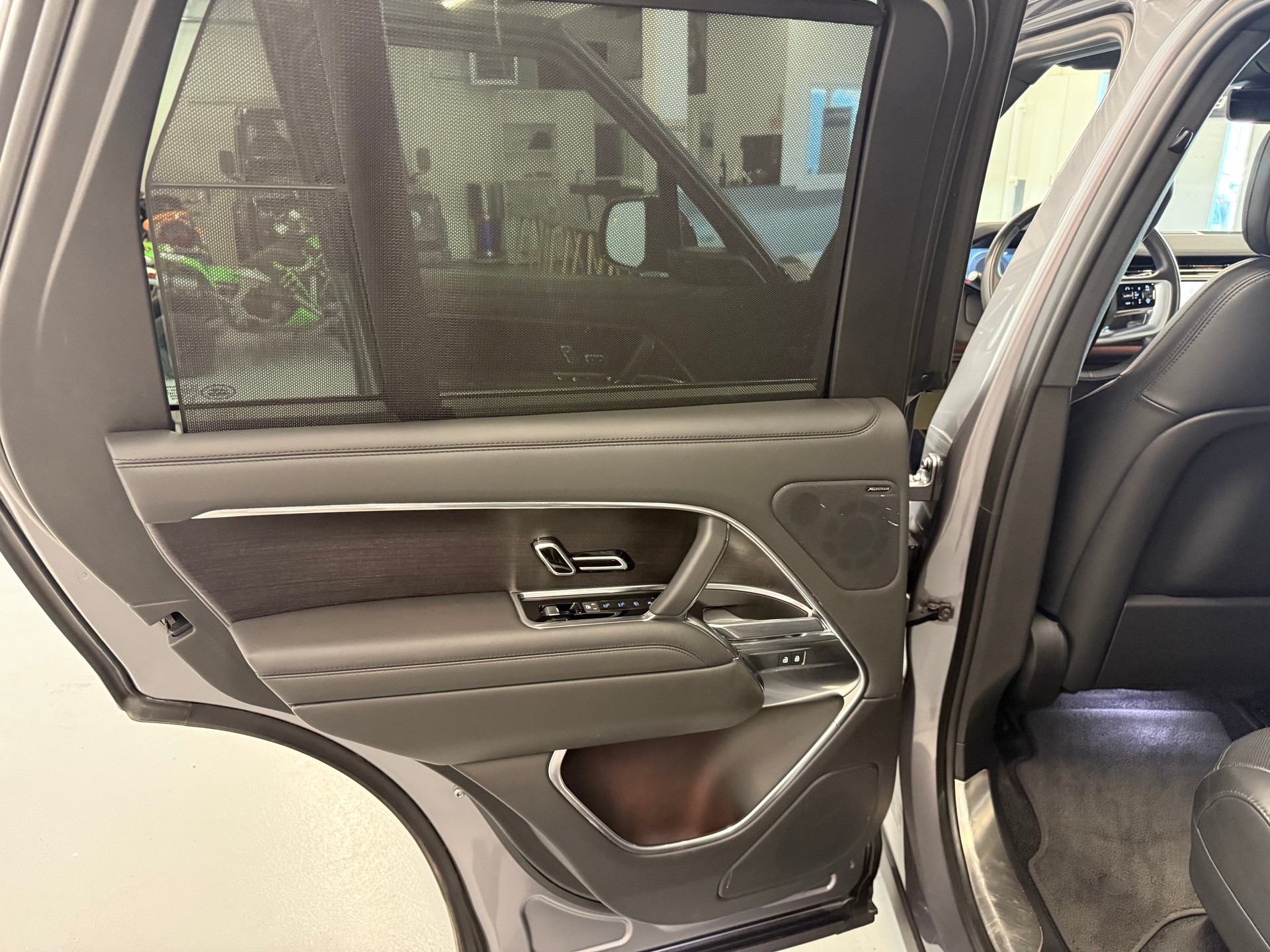 LAND ROVER Range Rover P510e Si6 PHEV HSE Automatic-image-16