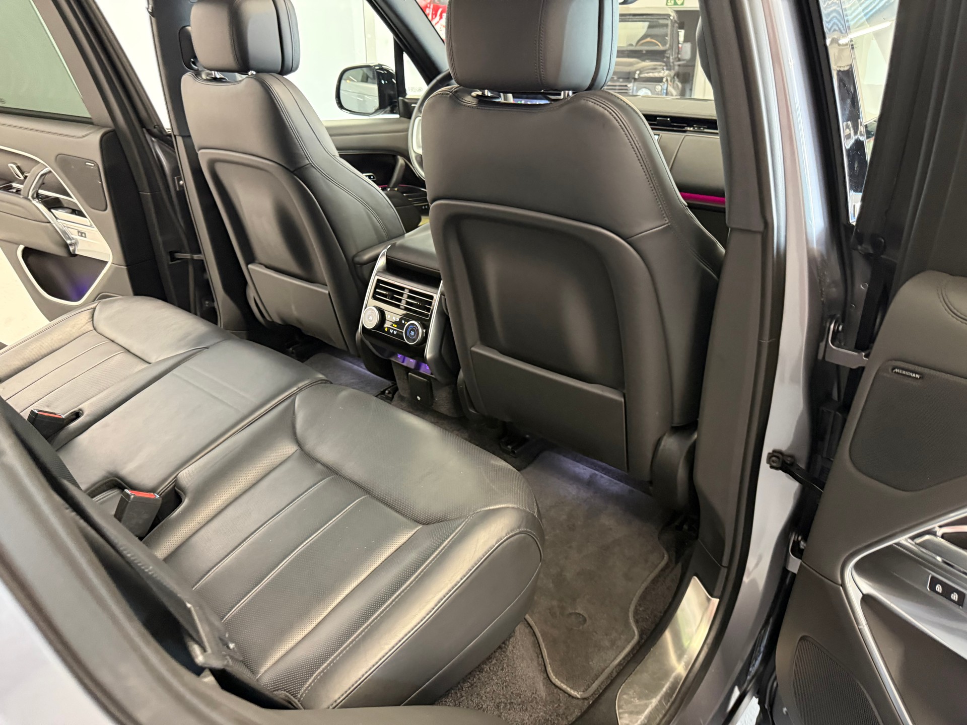 LAND ROVER Range Rover P510e Si6 PHEV HSE Automatic-image-13