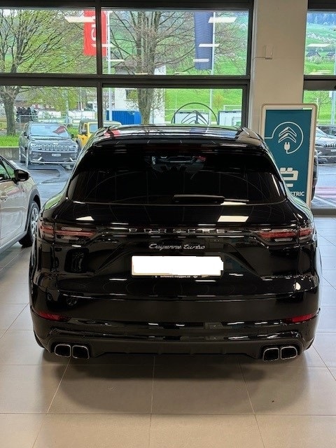 PORSCHE 4.0 V8 Turbo-image-2