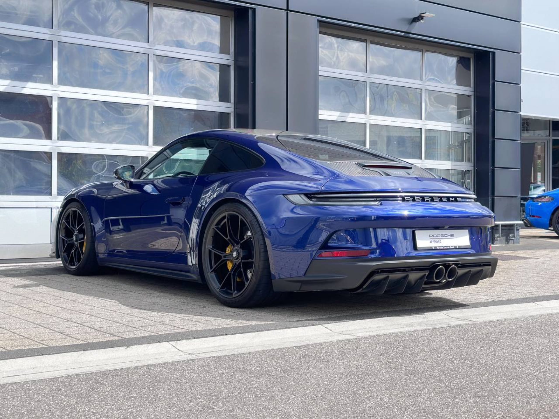 PORSCHE 911 GT3 mit Touring-Paket-image-11