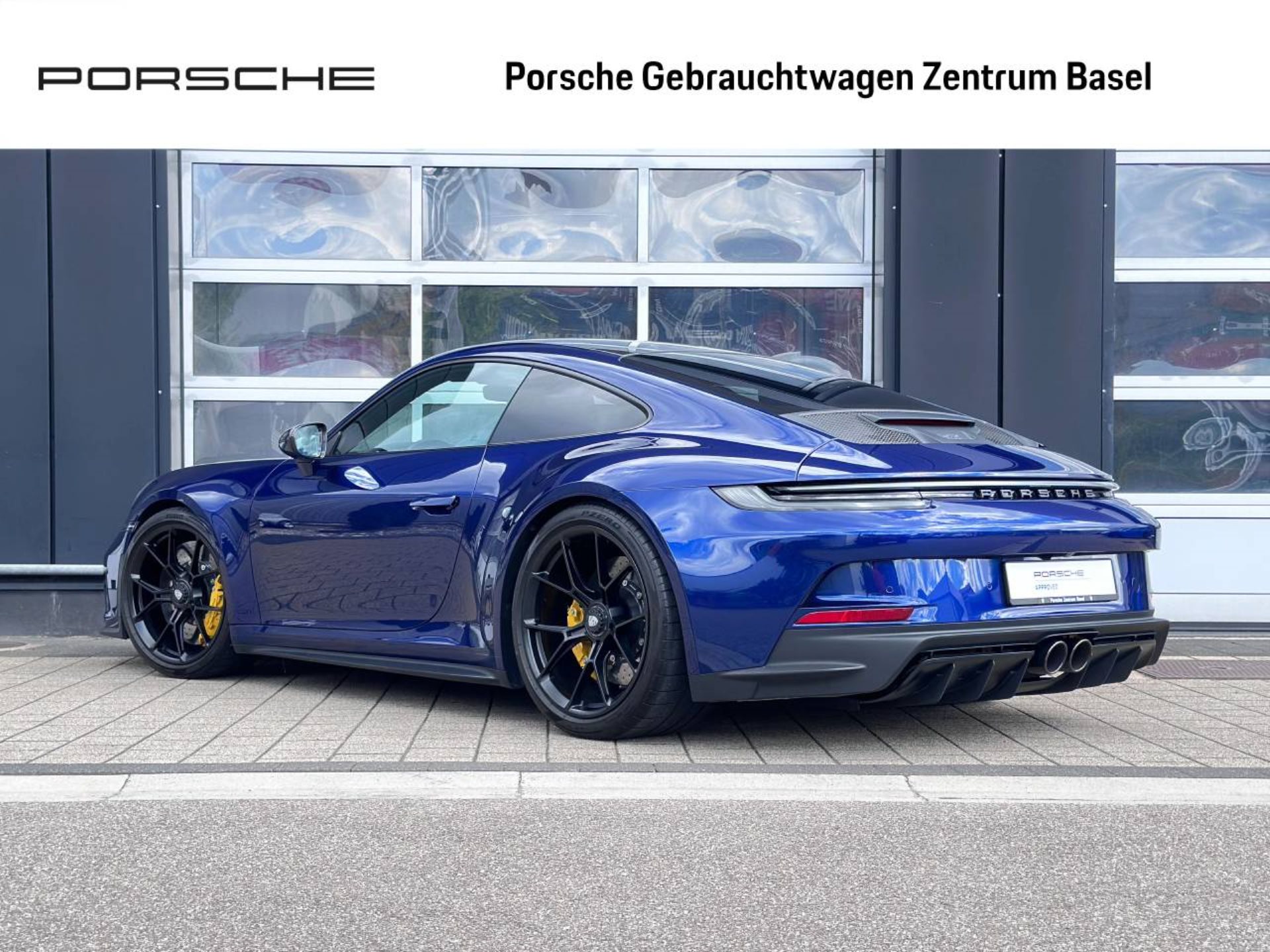 PORSCHE 911 GT3 mit Touring-Paket-image-2