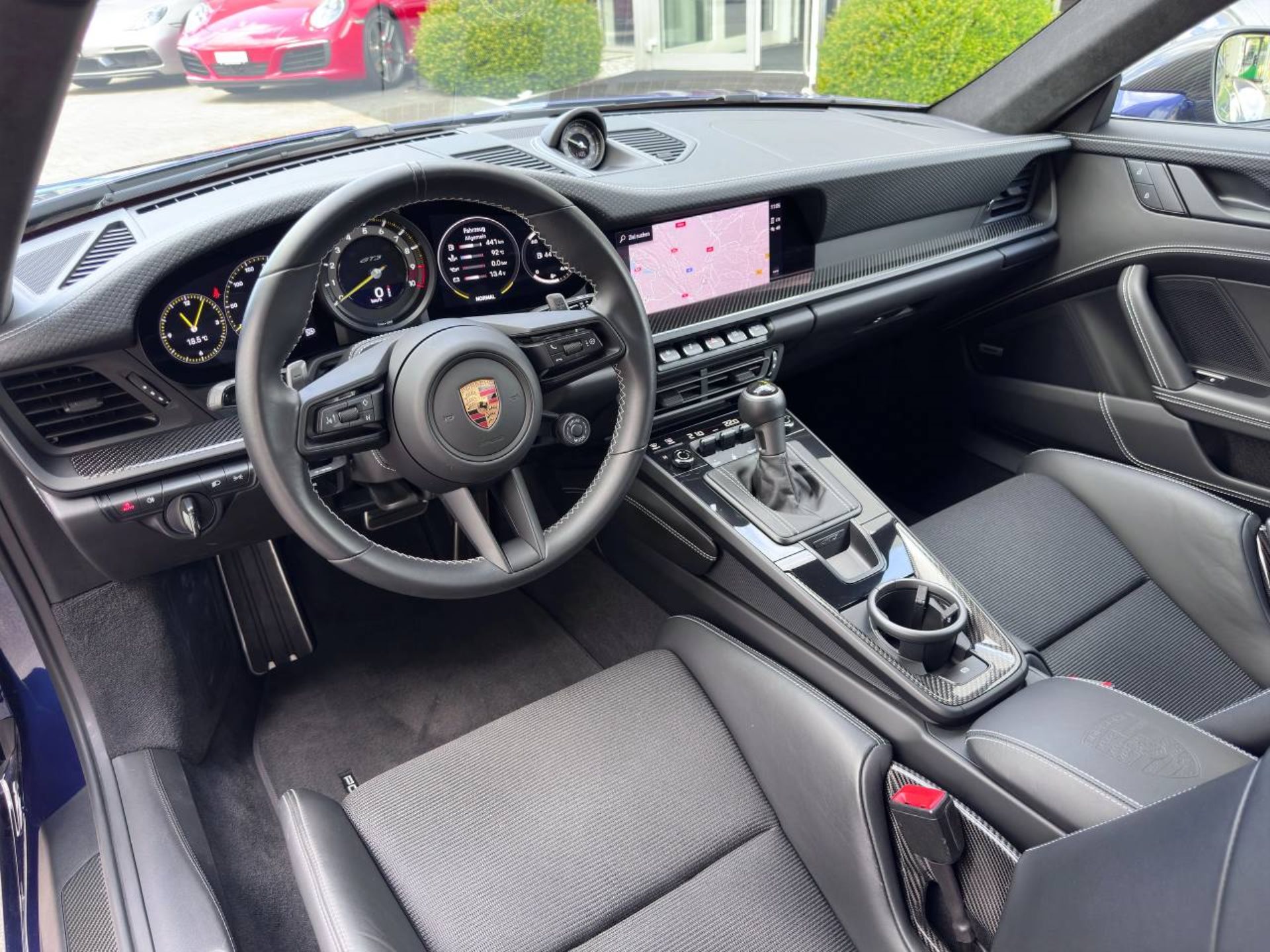 PORSCHE 911 GT3 mit Touring-Paket-image-12
