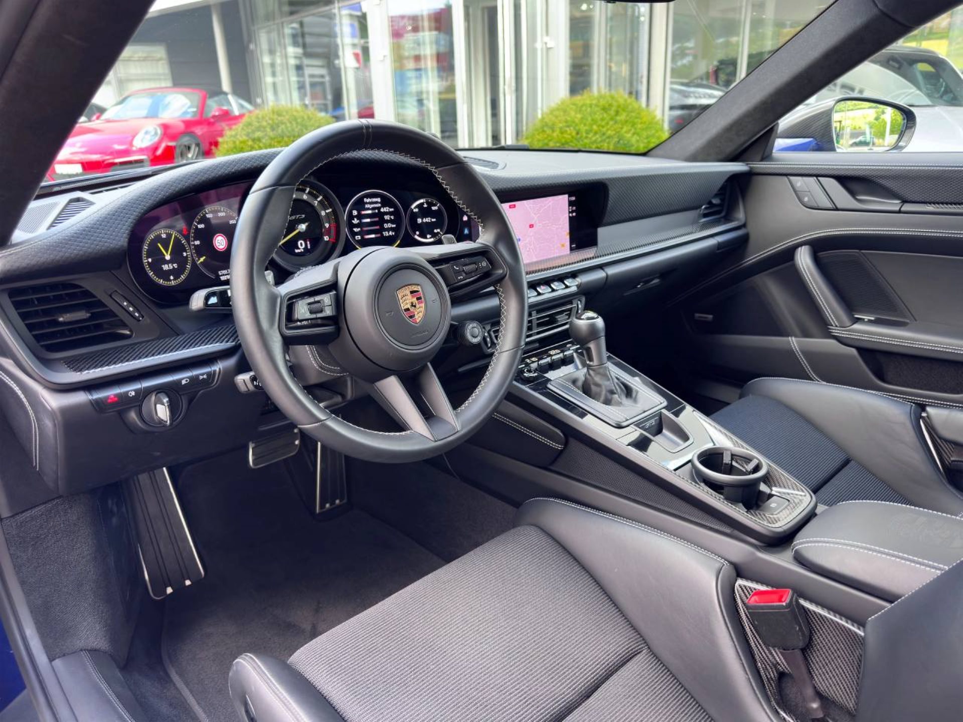 PORSCHE 911 GT3 mit Touring-Paket-image-13
