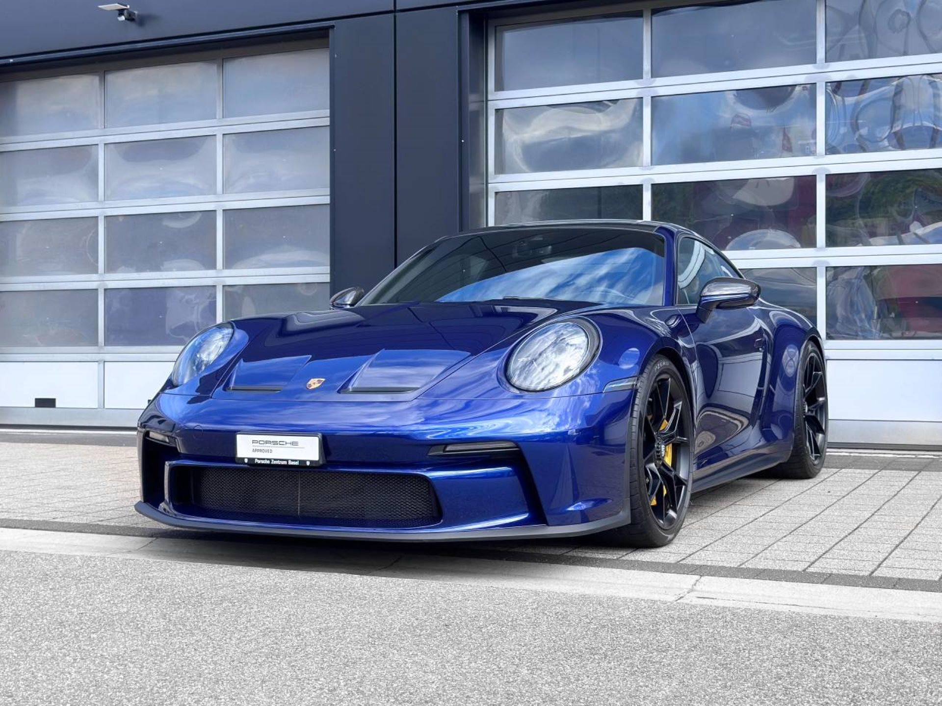 PORSCHE 911 GT3 mit Touring-Paket-image-9