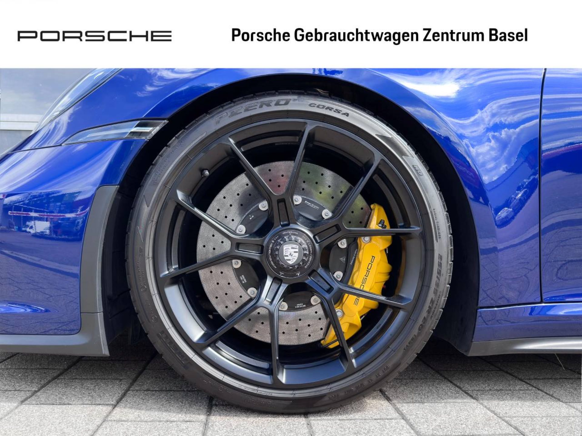 PORSCHE 911 GT3 mit Touring-Paket-image-5