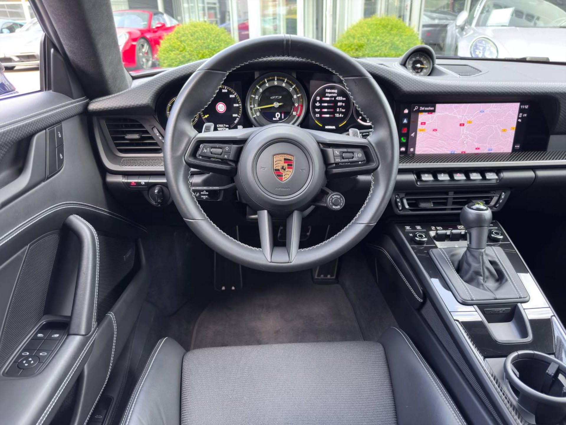 PORSCHE 911 GT3 mit Touring-Paket-image-4