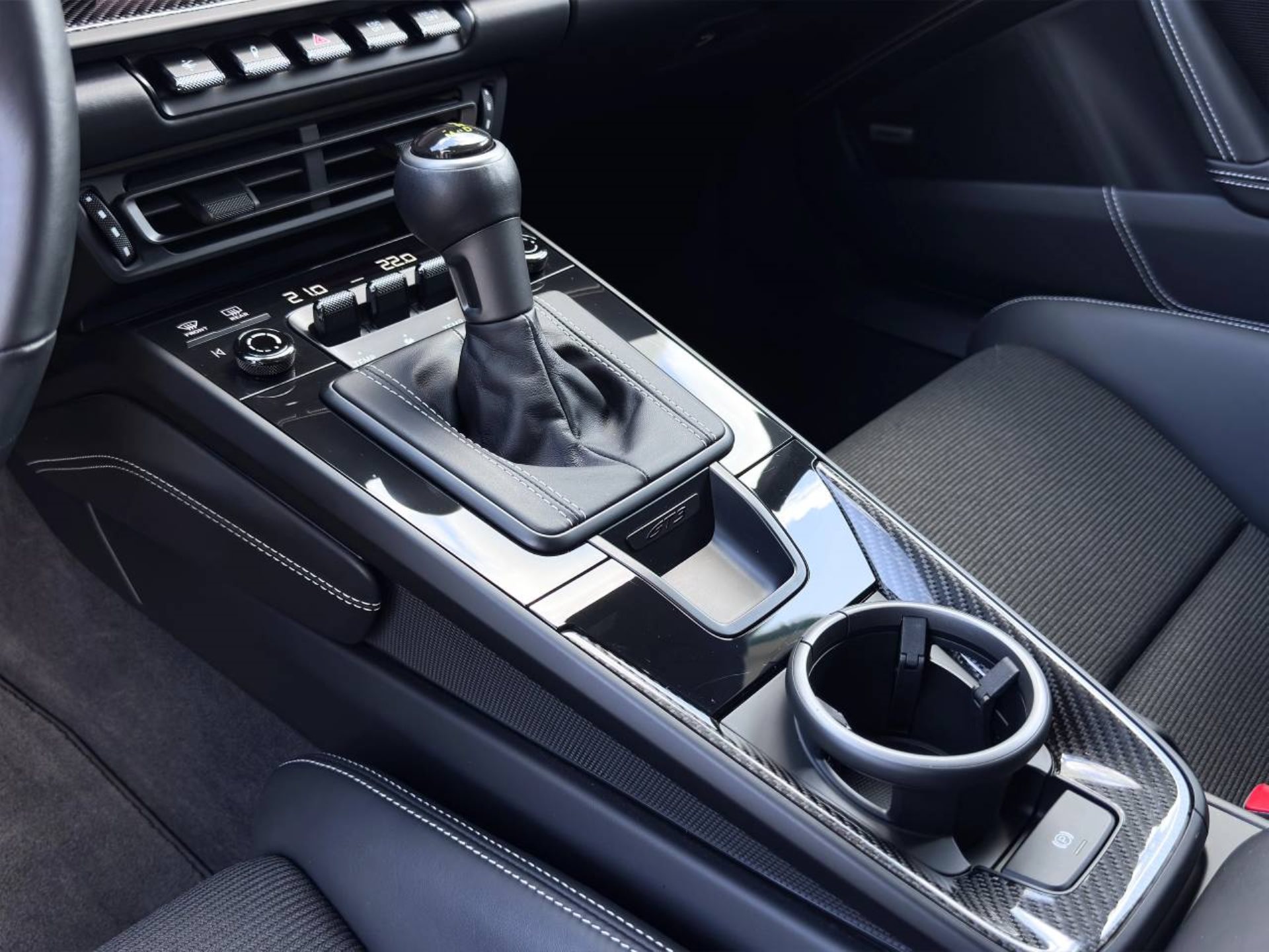 PORSCHE 911 GT3 mit Touring-Paket-image-20