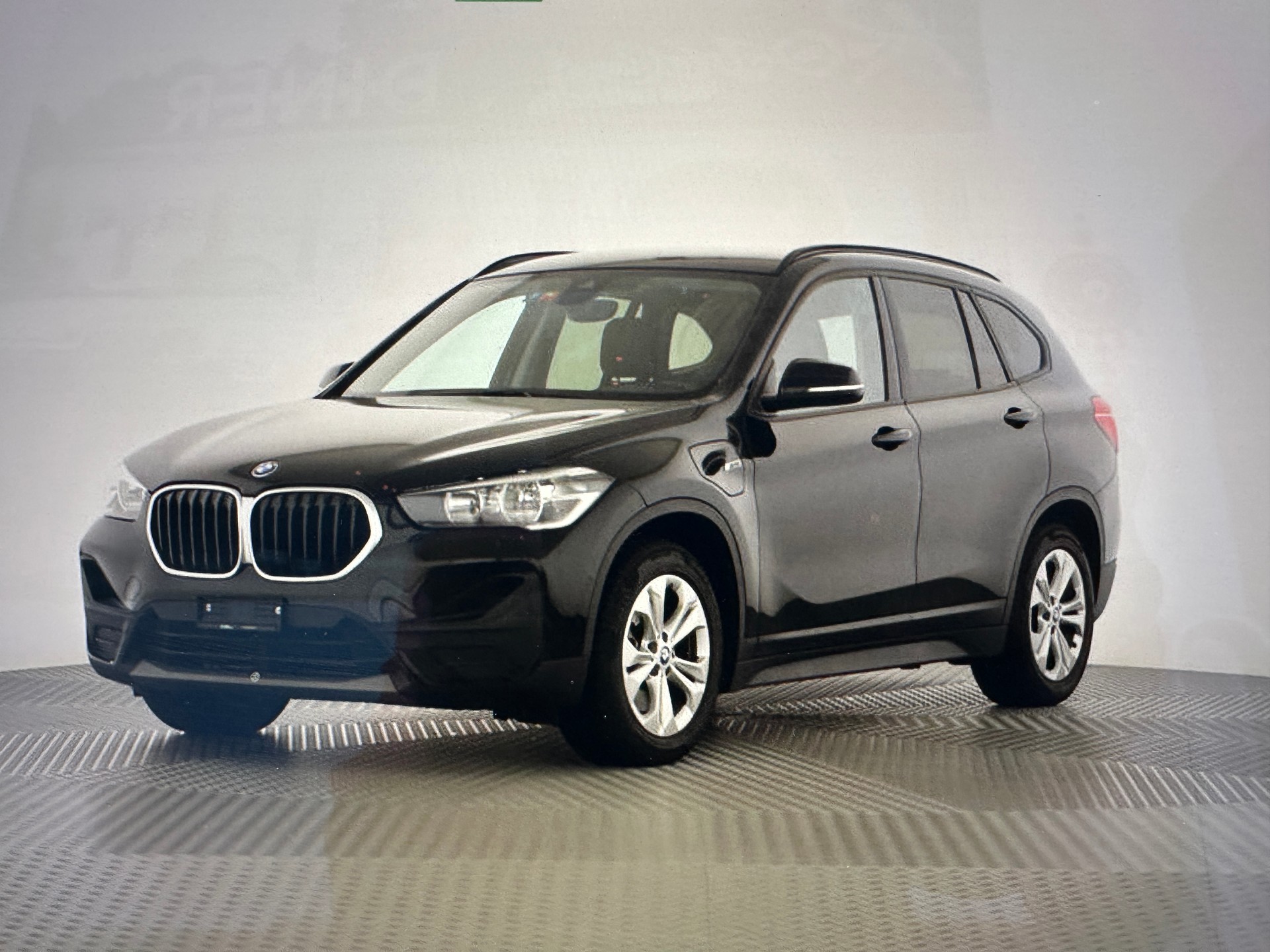 BMW X1 xDrive 25e Steptronic-image-0