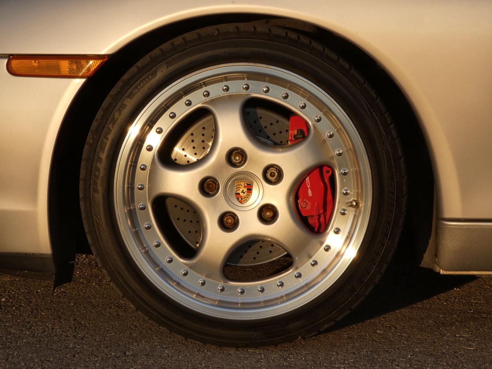 PORSCHE 3.2 S-image-3