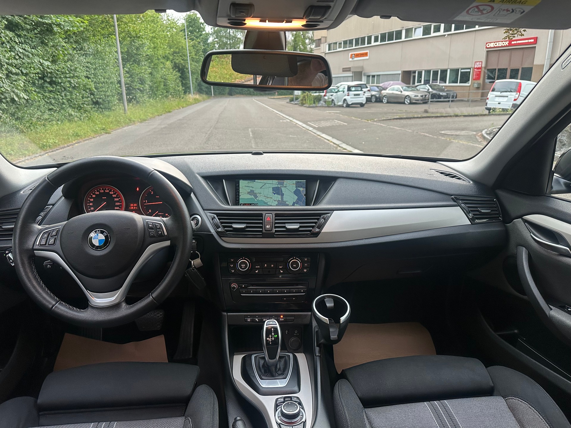 BMW X1 xDrive 18d Sport Line Steptronic-image-13