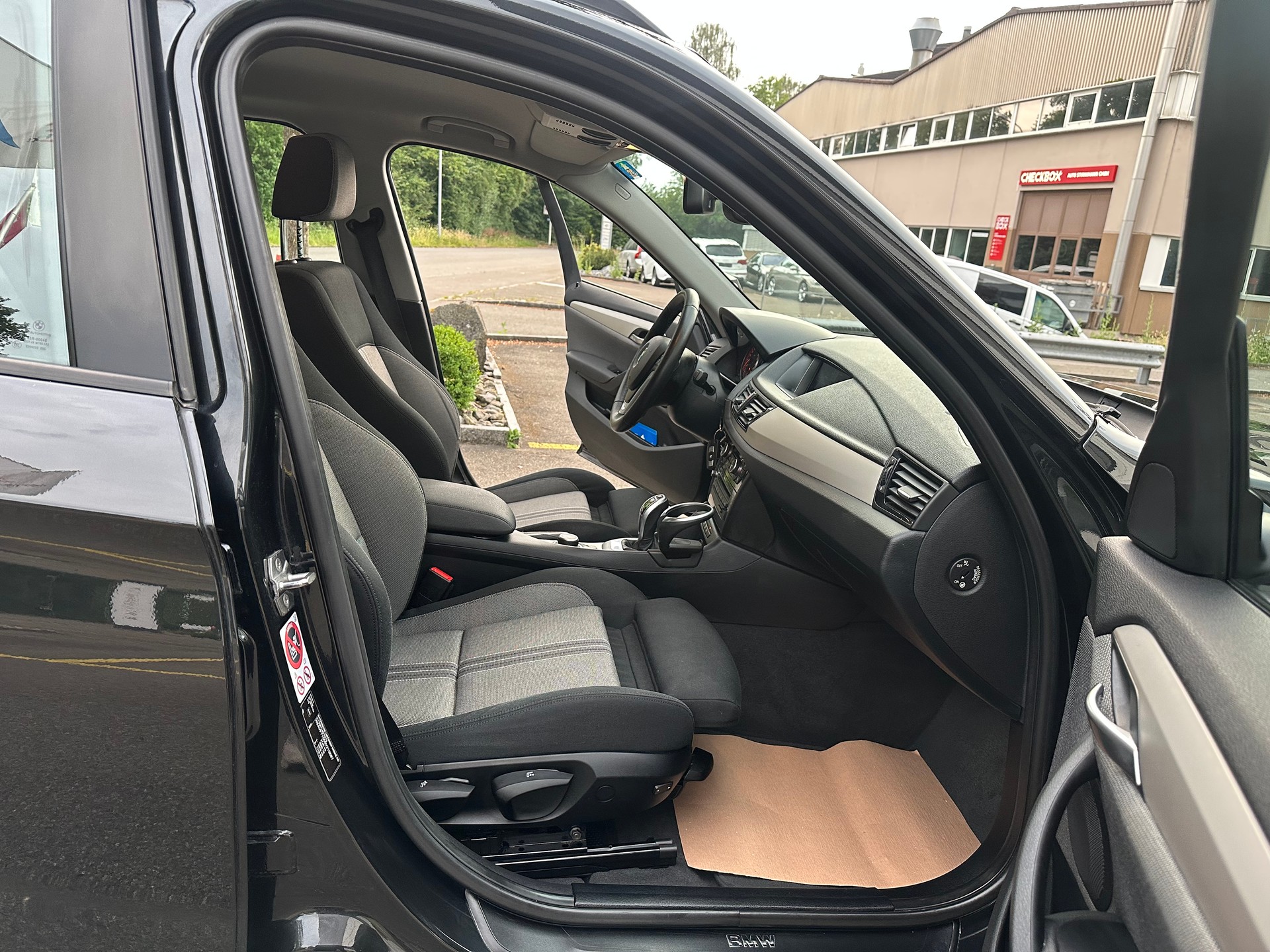 BMW X1 xDrive 18d Sport Line Steptronic-image-9