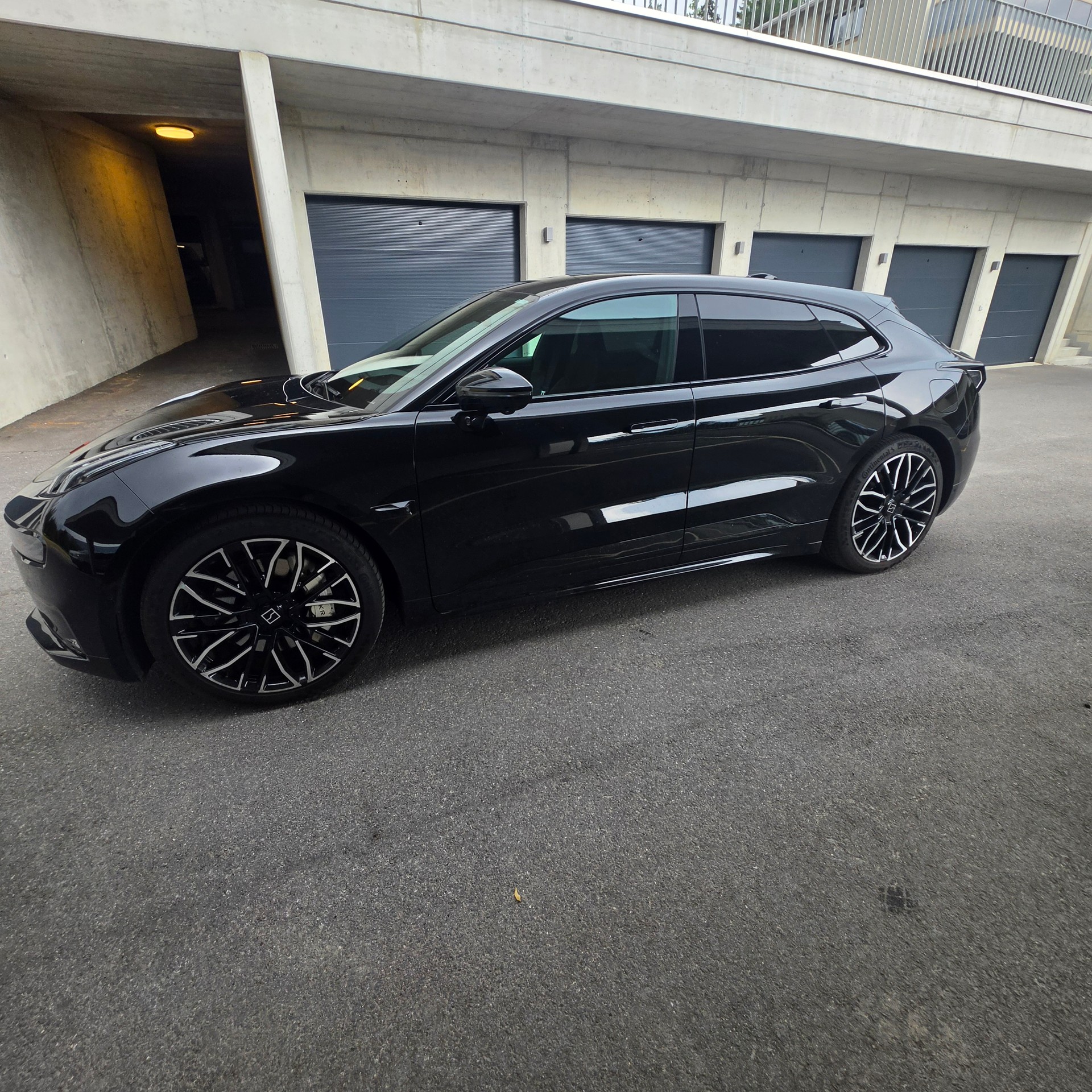ZEEKR Privilege AWD-image-3