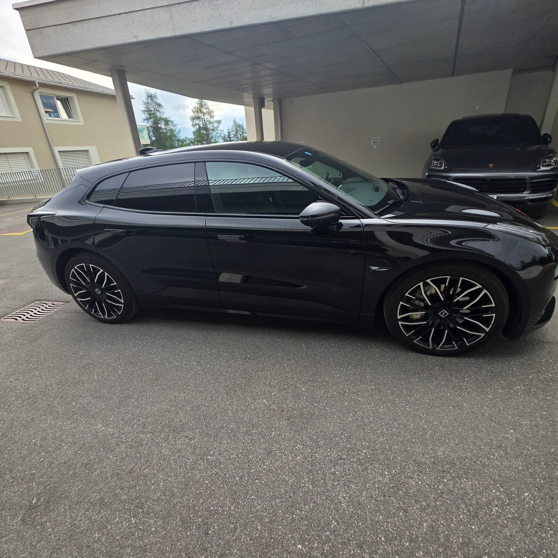 ZEEKR Privilege AWD-image-2