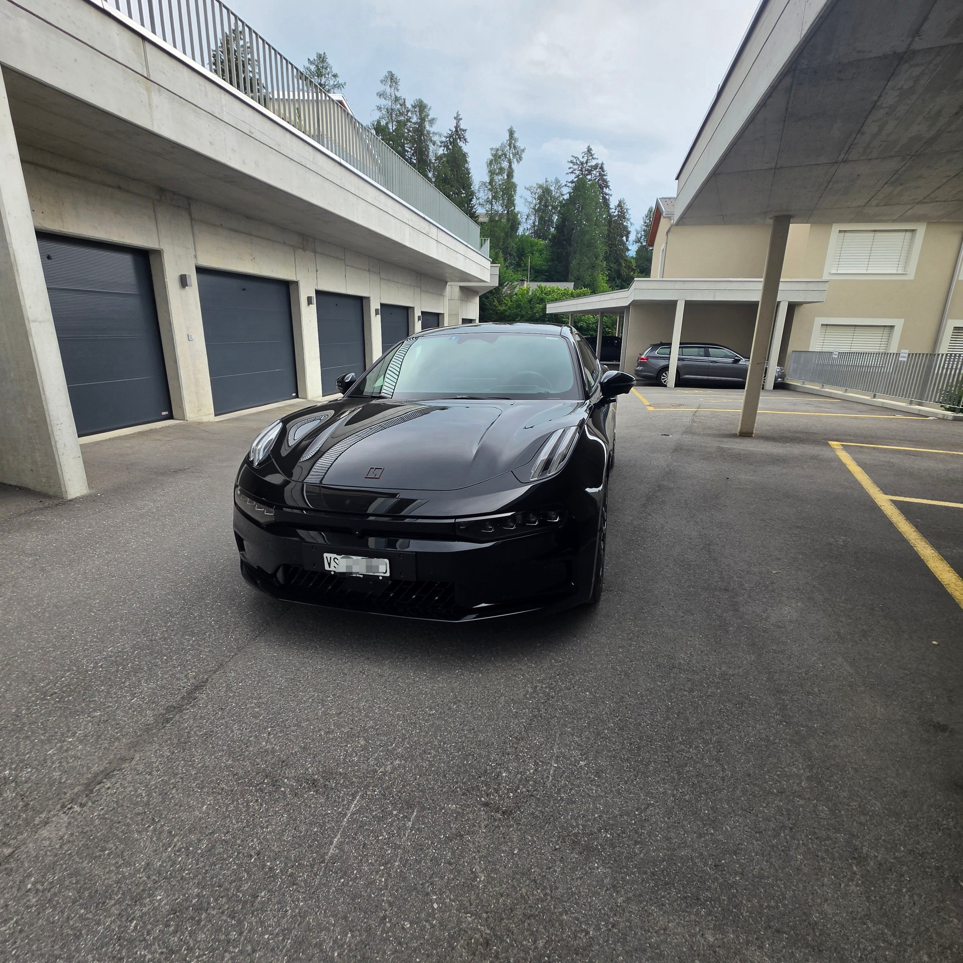 ZEEKR Privilege AWD-image-0