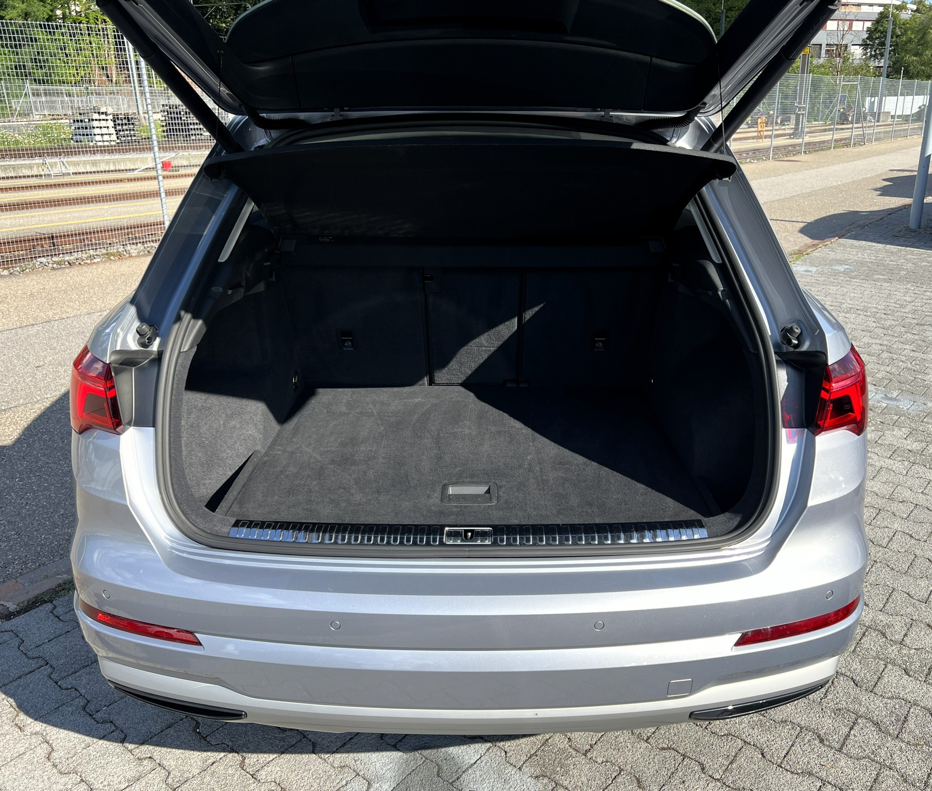 AUDI Q3 40 TDI advanced Attraction quattro S-tronic-image-12