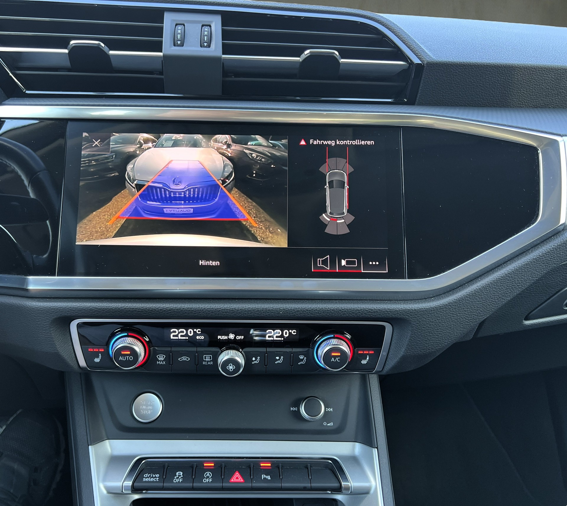 AUDI Q3 40 TDI advanced Attraction quattro S-tronic-image-19