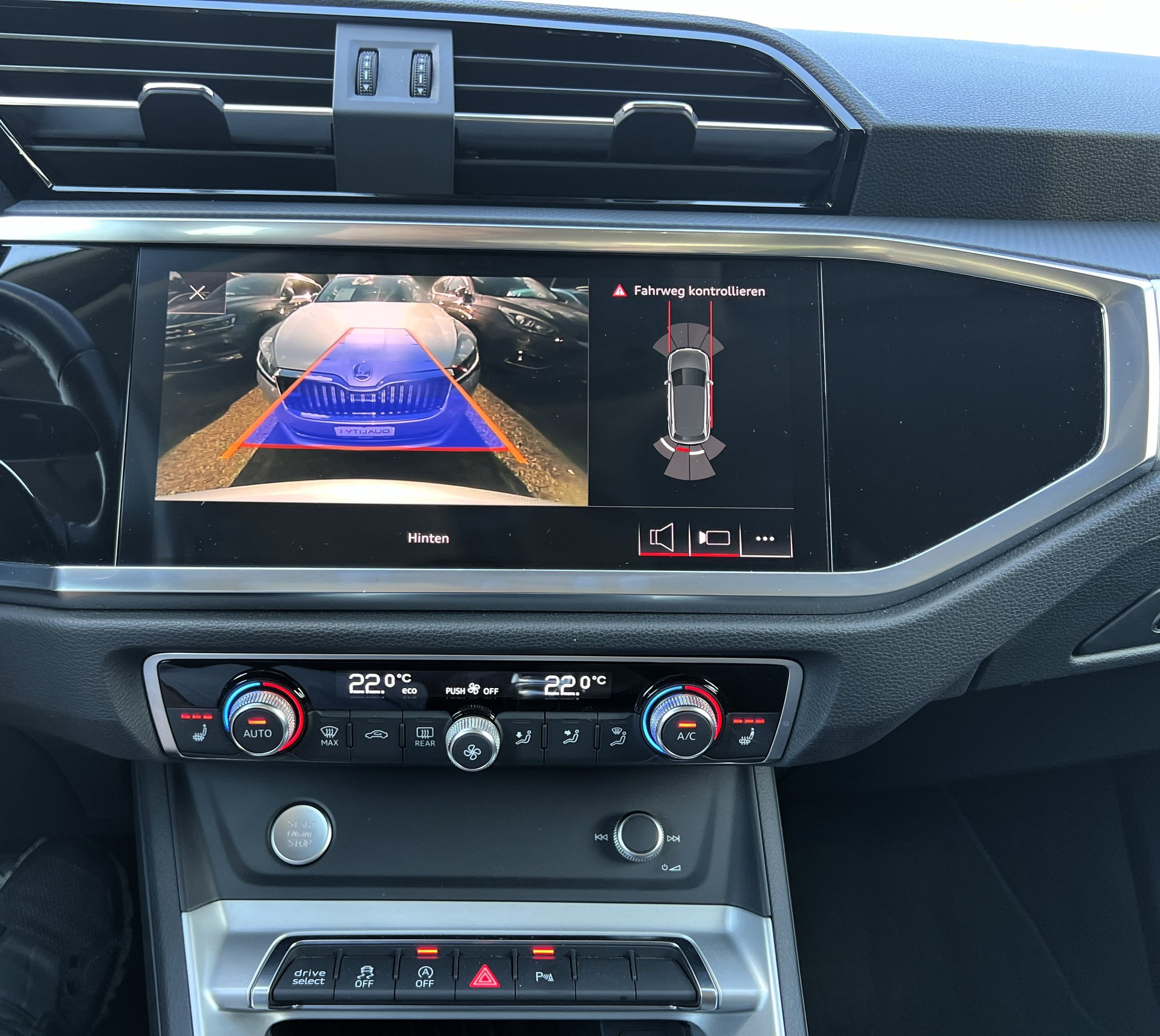 AUDI Q3 40 TDI advanced Attraction quattro S-tronic-image-19