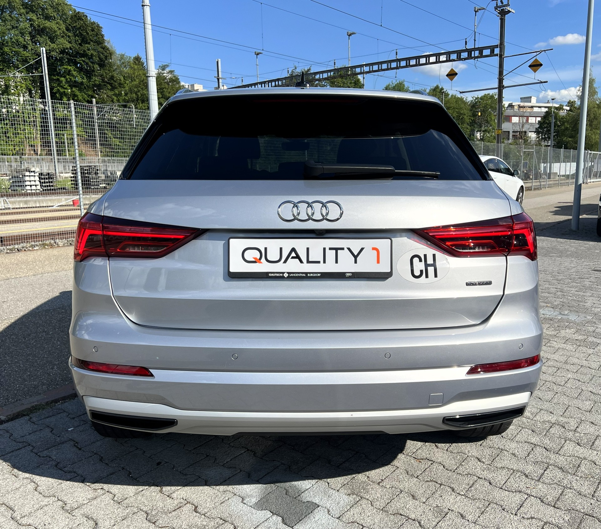 AUDI Q3 40 TDI advanced Attraction quattro S-tronic-image-3
