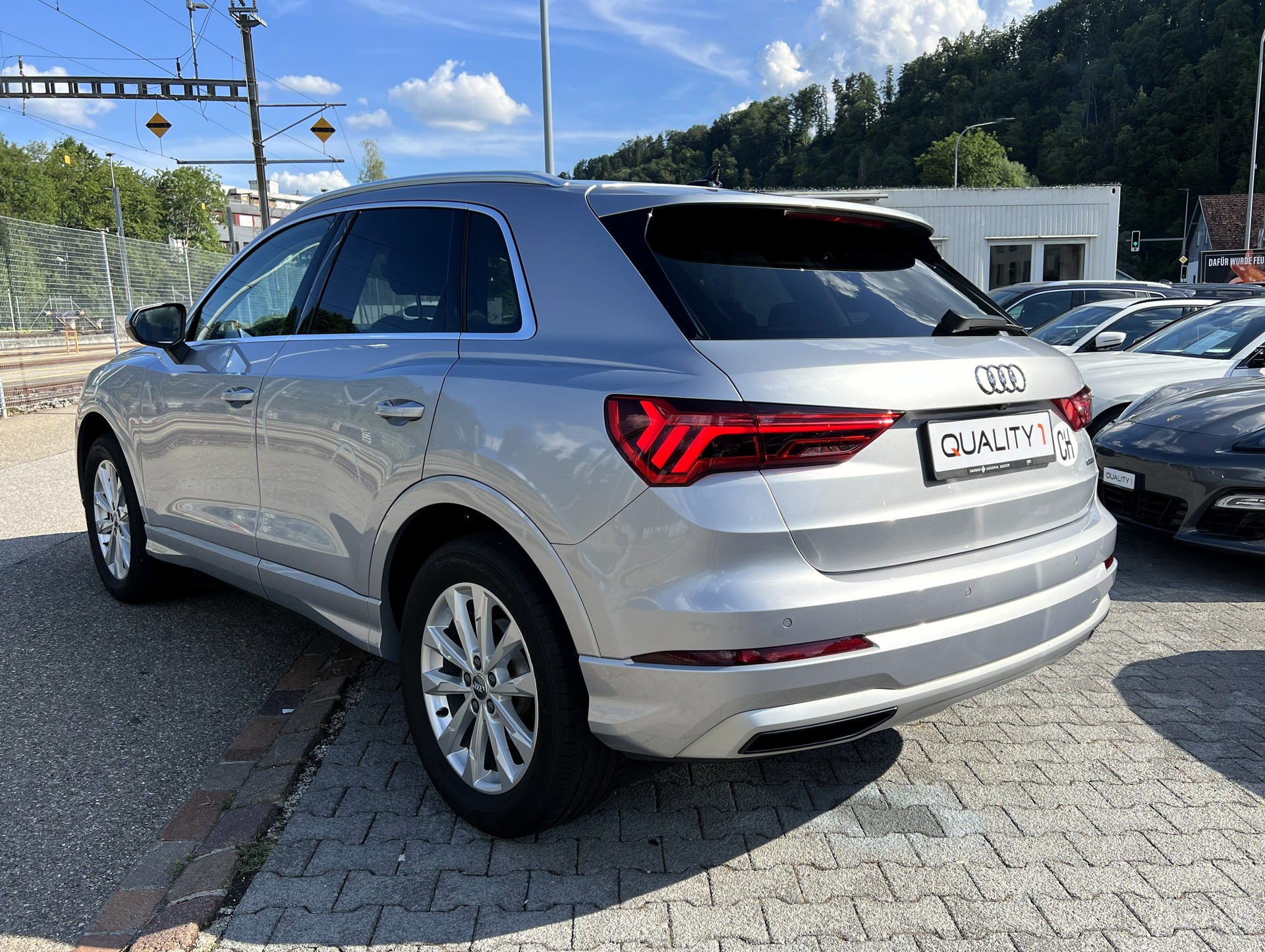 AUDI Q3 40 TDI advanced Attraction quattro S-tronic-image-2