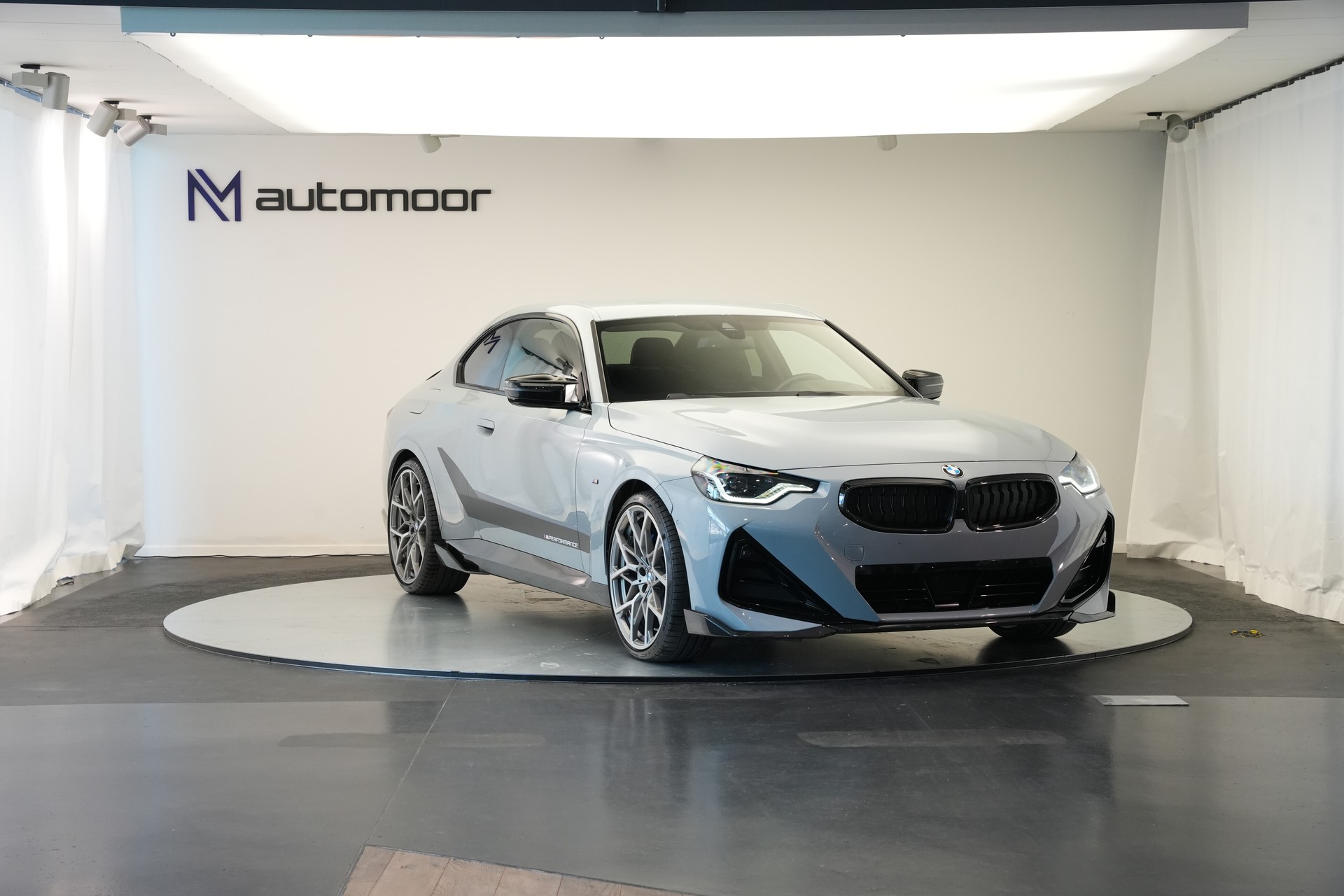 BMW M240i xDrive Steptronic *M Performance Kit* *Carbon*-showroom-element-2