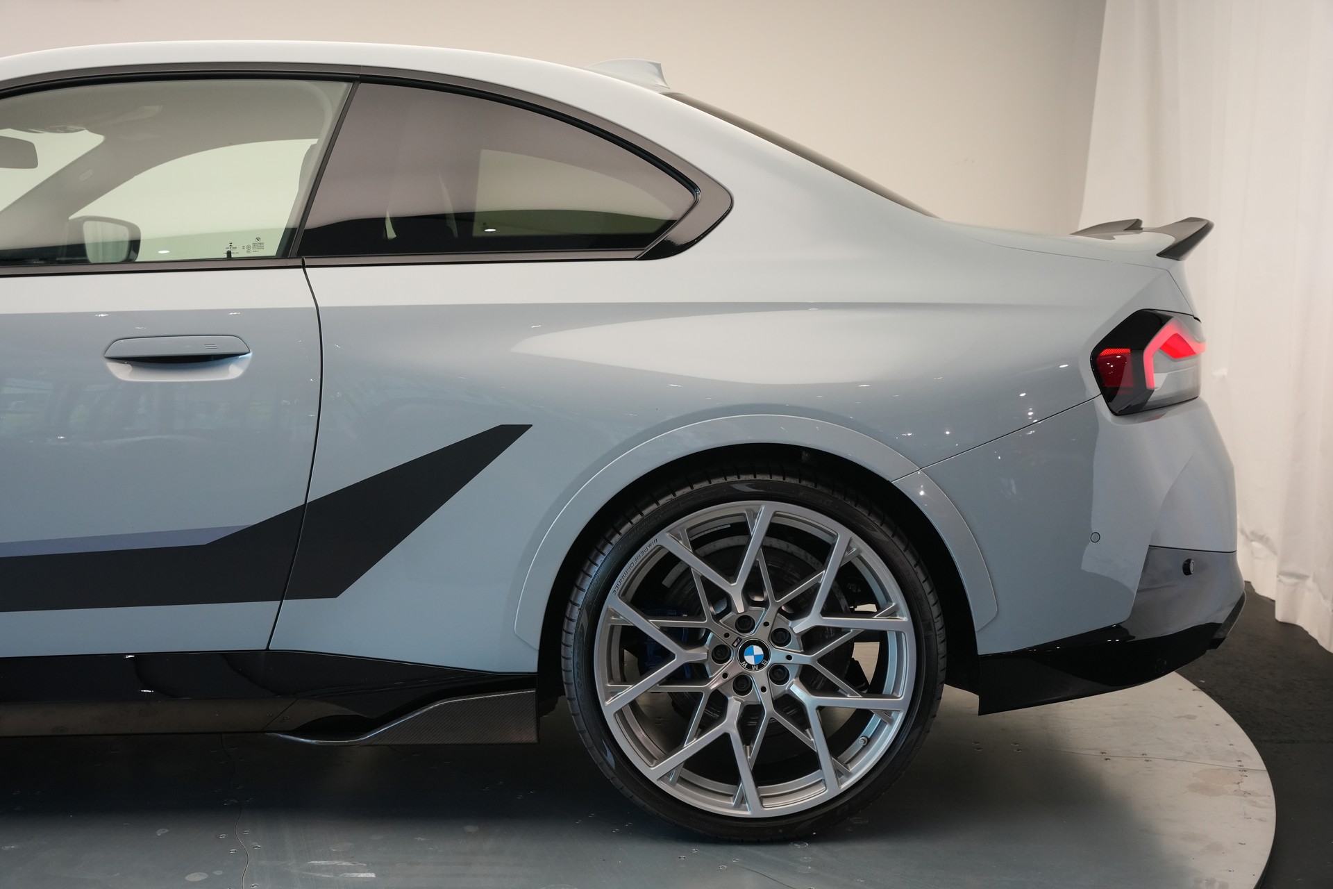 BMW M240i xDrive Steptronic *M Performance Kit* *Carbon*-image-38