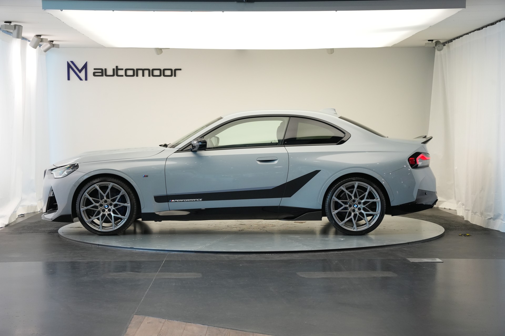 BMW M240i xDrive Steptronic *M Performance Kit* *Carbon*-image-7