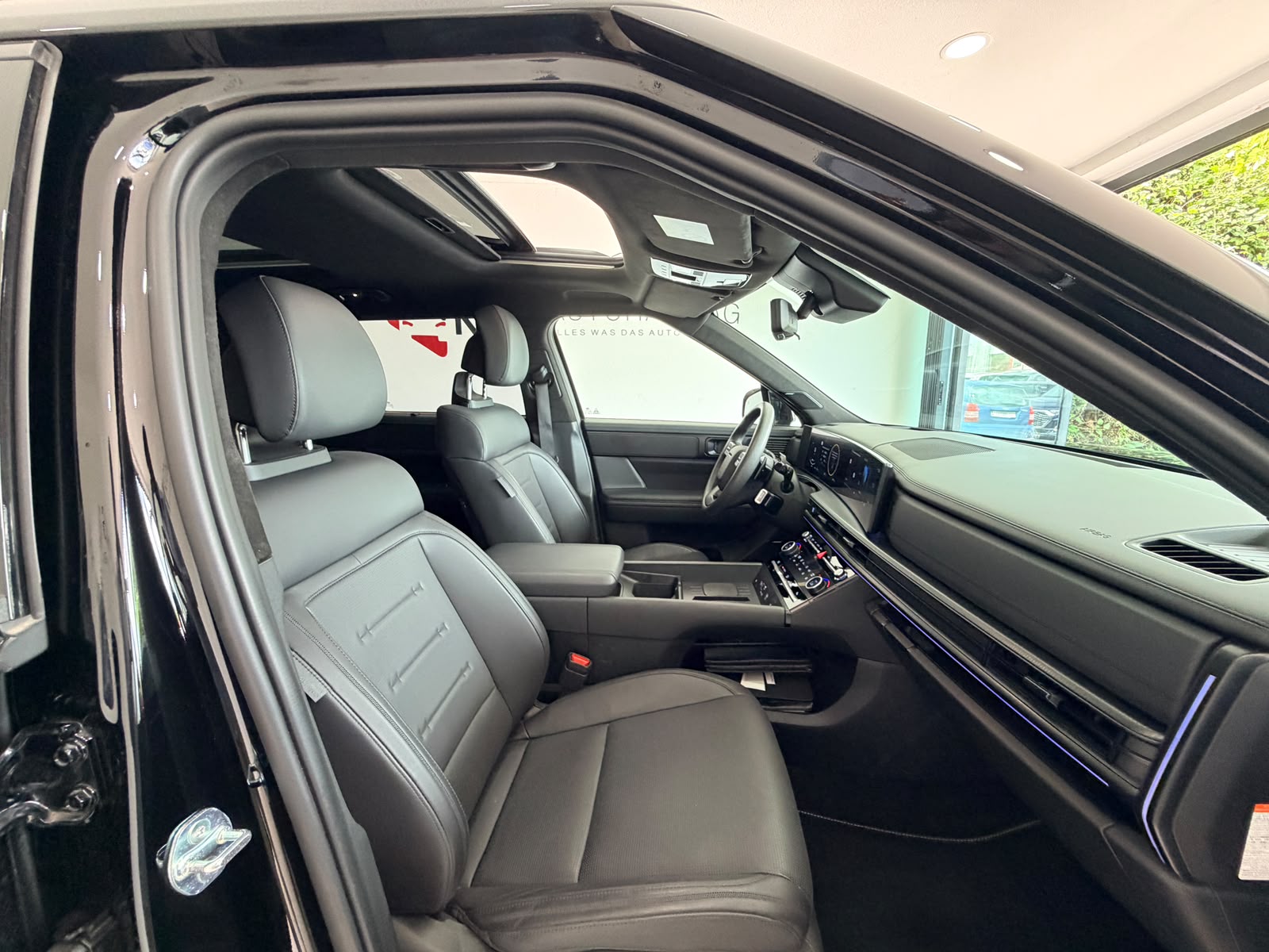 HYUNDAI Santa Fe 1.6 T-GDi HEV Calligraphy 4WD Automatic*7 Plätzer*Vollaustattung*5 Jahre Werksgarantie*CH Fahrzeug*-image-23