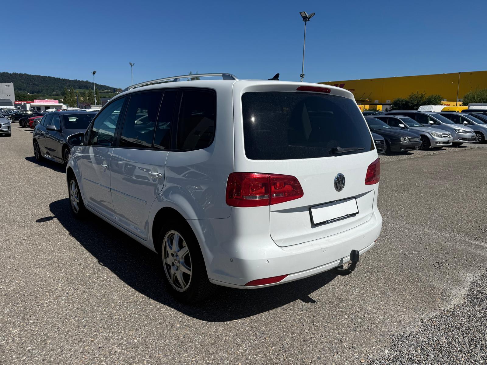 VW Touran 1.4 TSI 140 Trendline-image-5