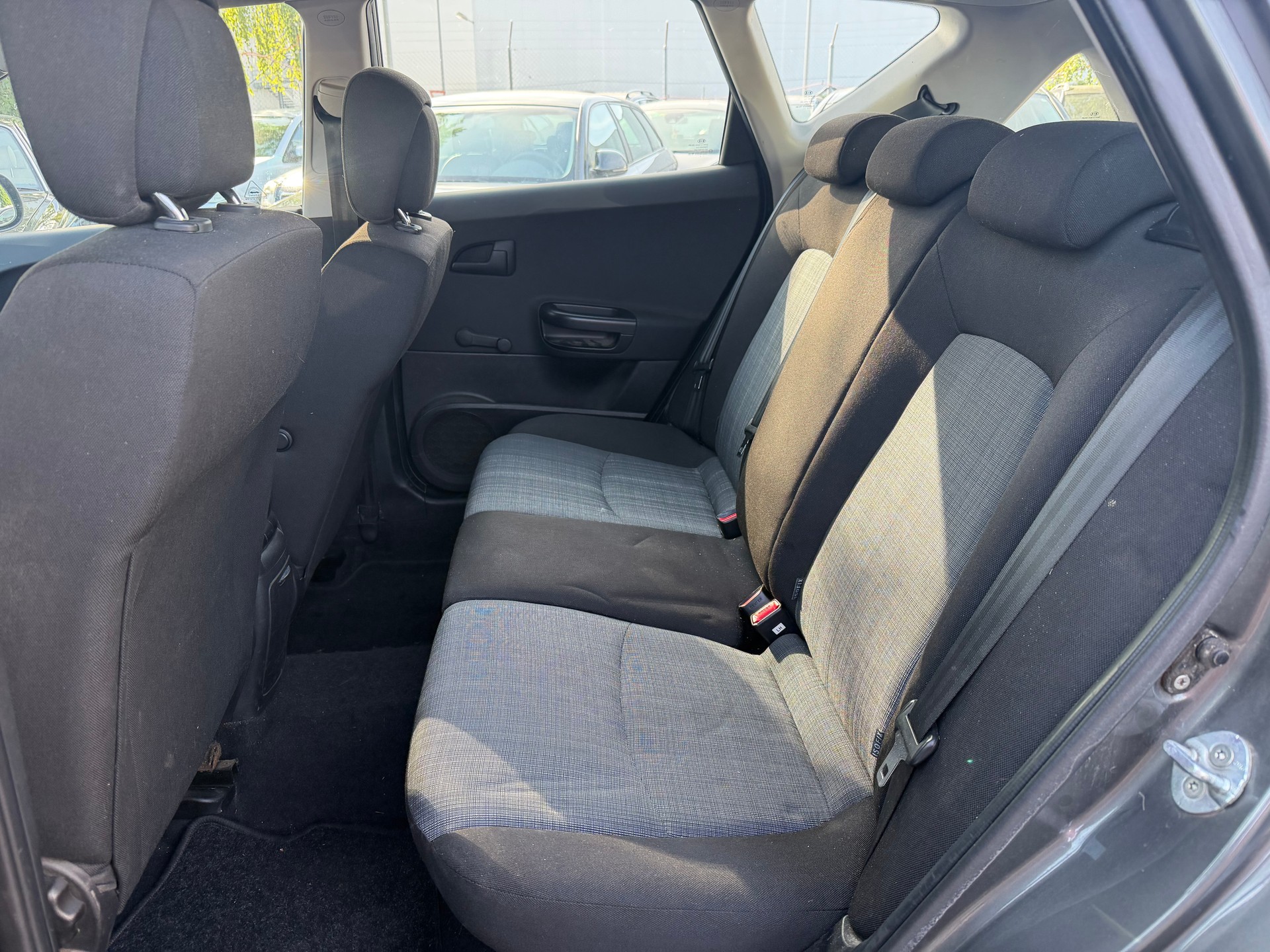 KIA Cee'd Sporty Wagon 1.6 16V _seven-image-10