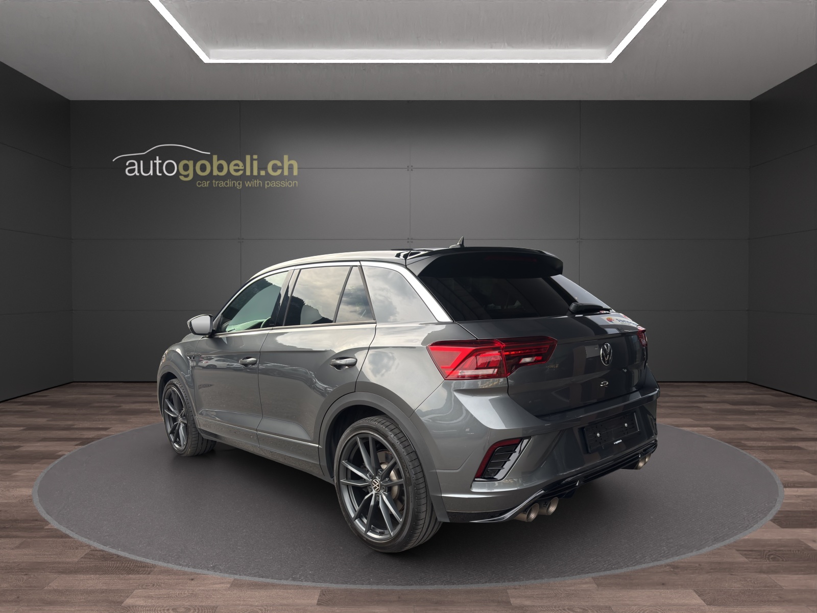 VW T-Roc 2.0 TSI R DSG 4Motion-image-1