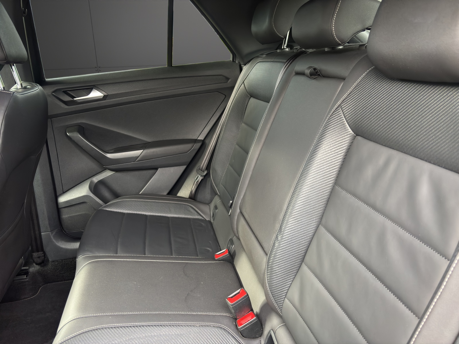 VW T-Roc 2.0 TSI R DSG 4Motion-image-10