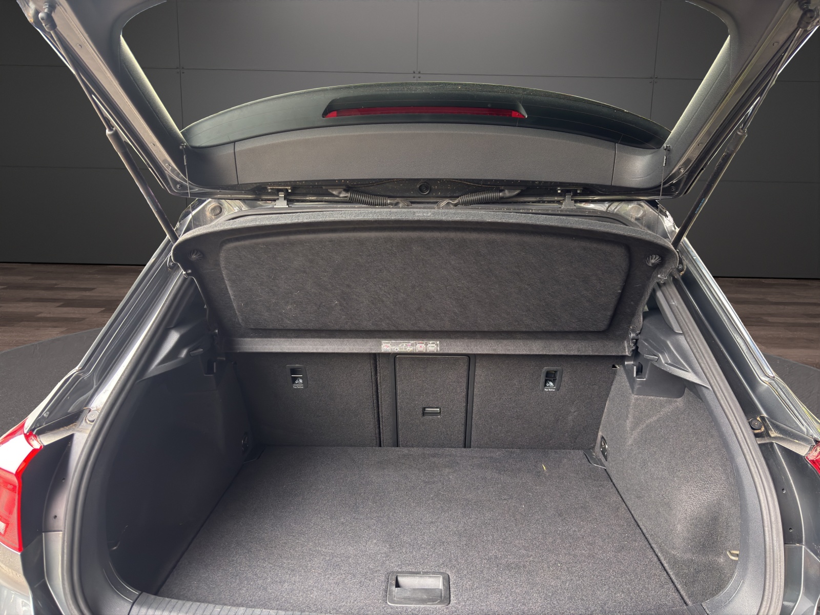 VW T-Roc 2.0 TSI R DSG 4Motion-image-12