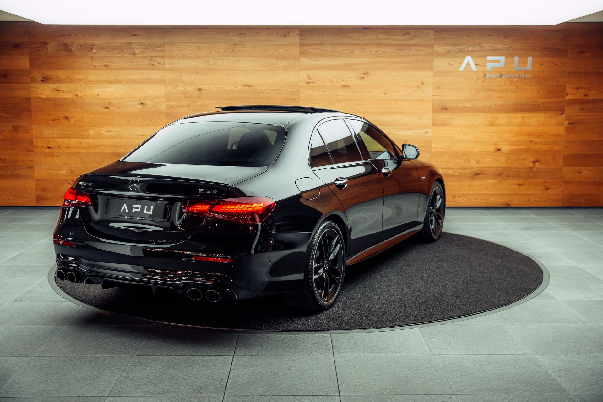 MERCEDES-BENZ AMG E 53 4Matic + Speedshift 9G-TCT-showroom-element-2