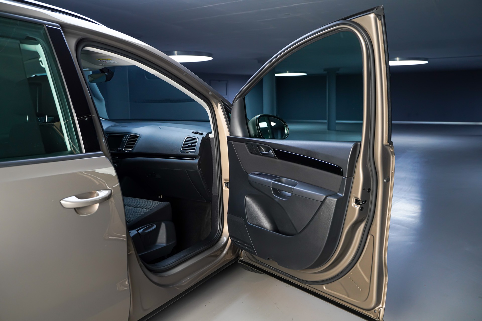 SEAT Alhambra 2.0 TDI Reference 7-Plätzer DSG-image-15