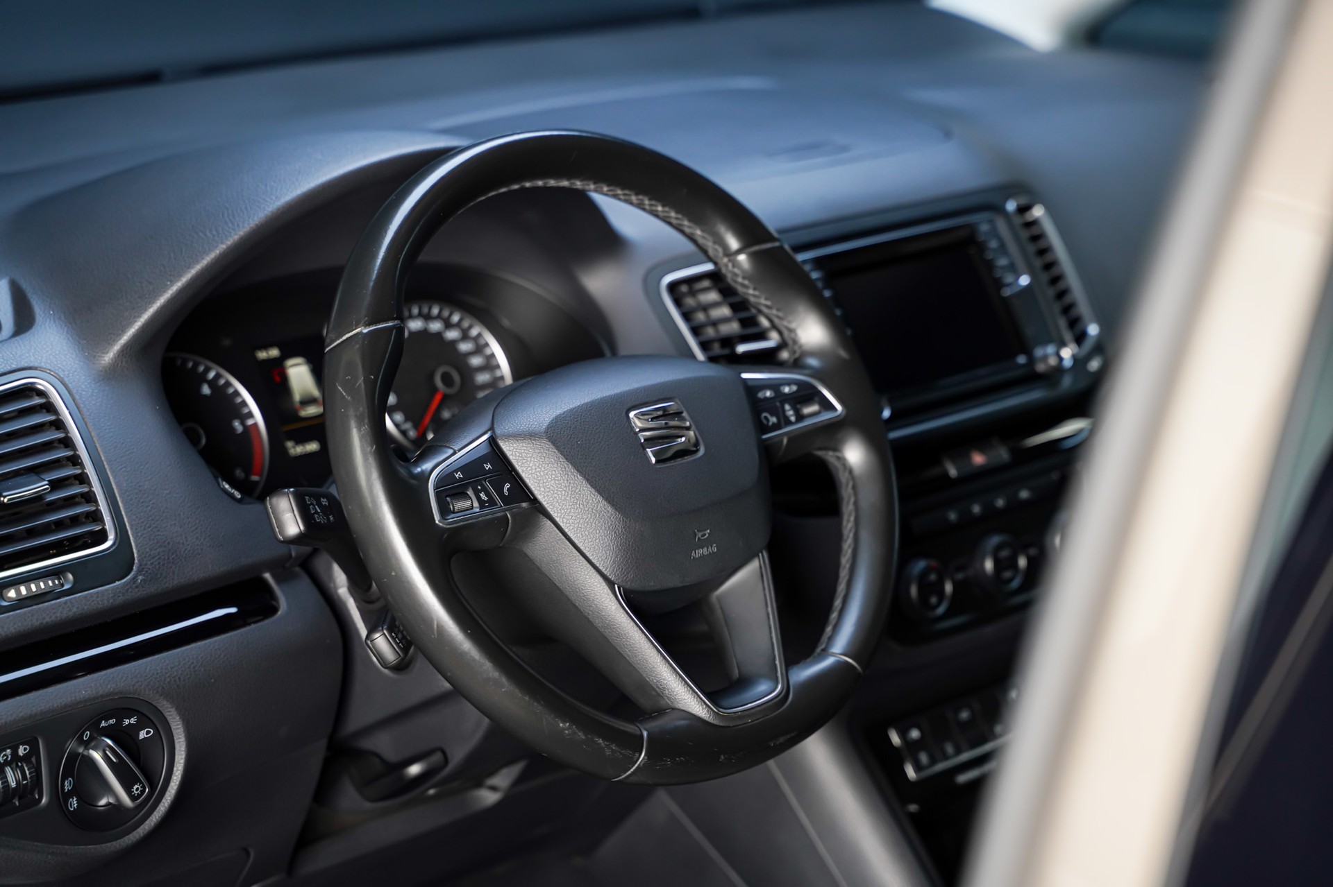 SEAT Alhambra 2.0 TDI Reference 7-Plätzer DSG-image-8
