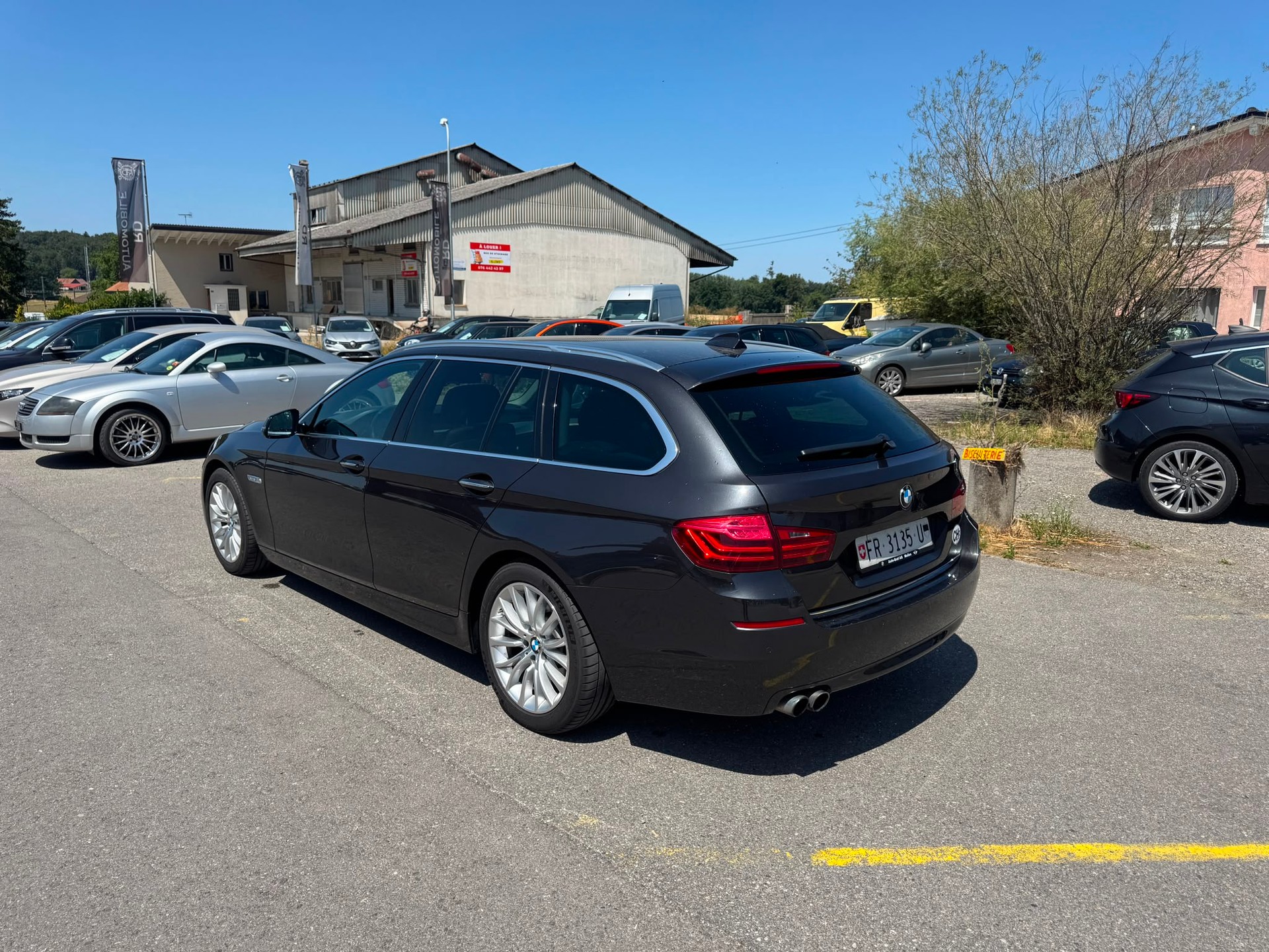 BMW 528i Touring xDrive Steptronic-showroom-element-3