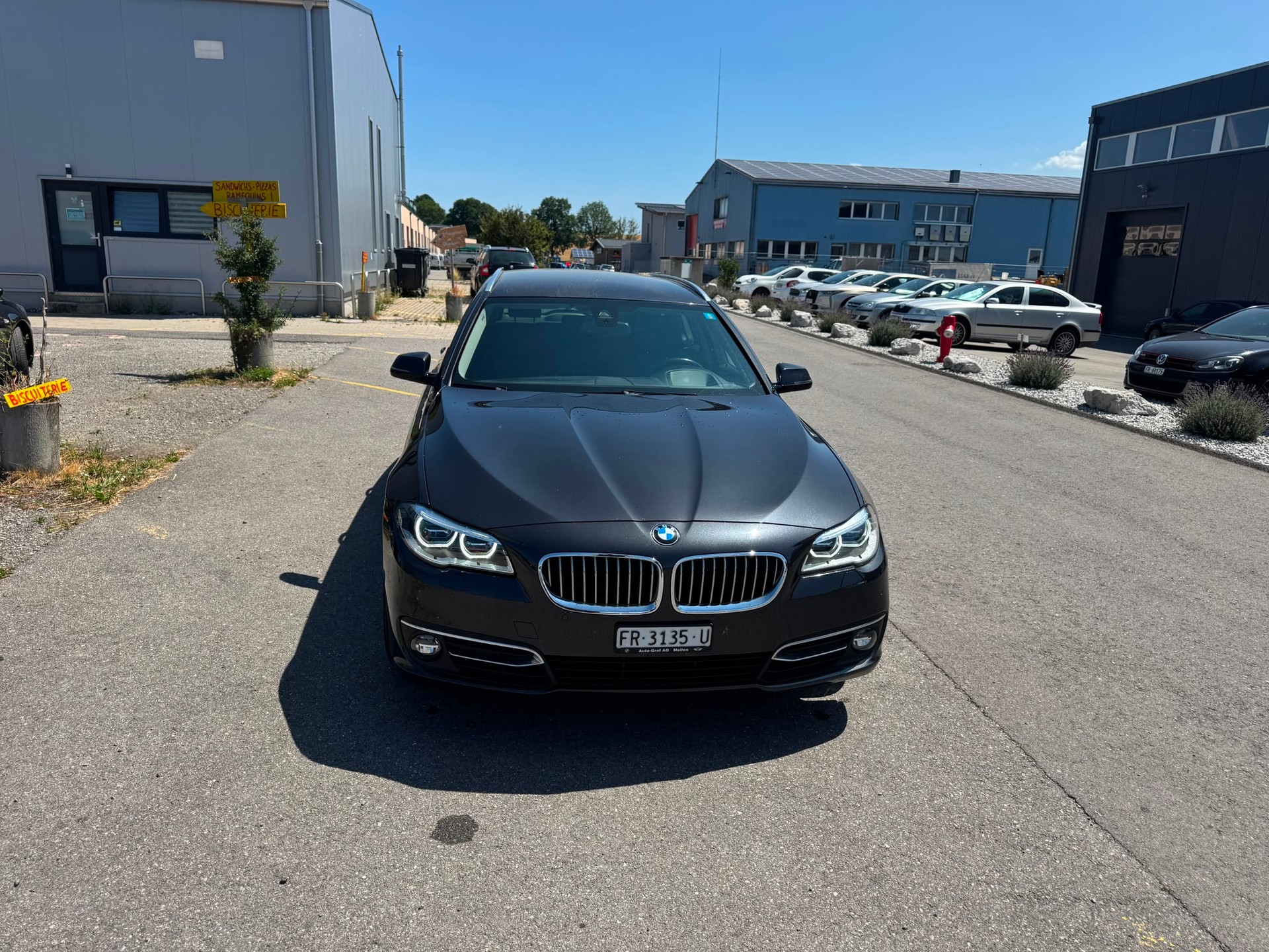 BMW 528i Touring xDrive Steptronic-showroom-element-1