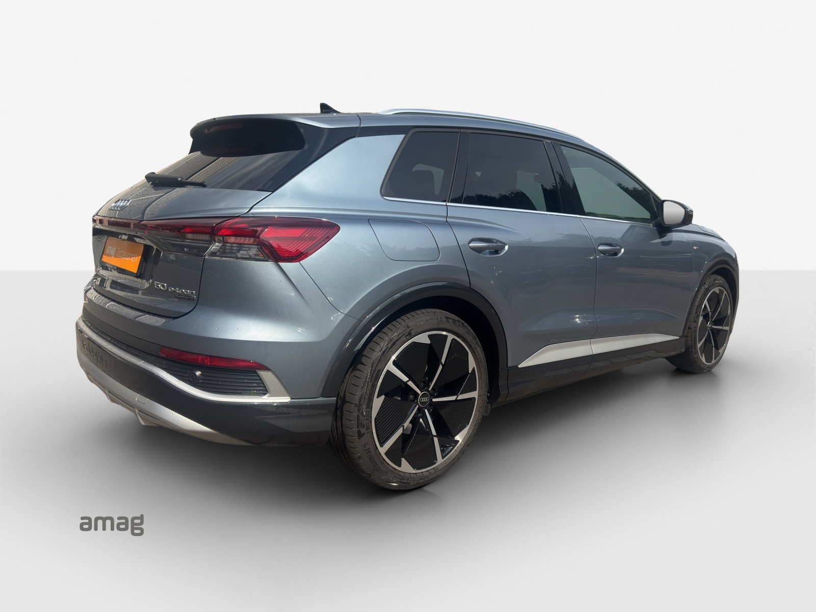 AUDI Q4 e-tron 50 quattro-image-4